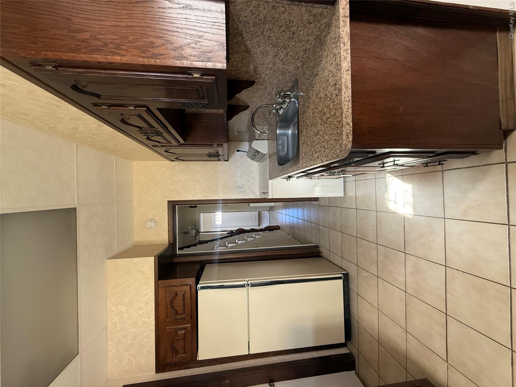868 Morris Park Avenue Property Photo 2