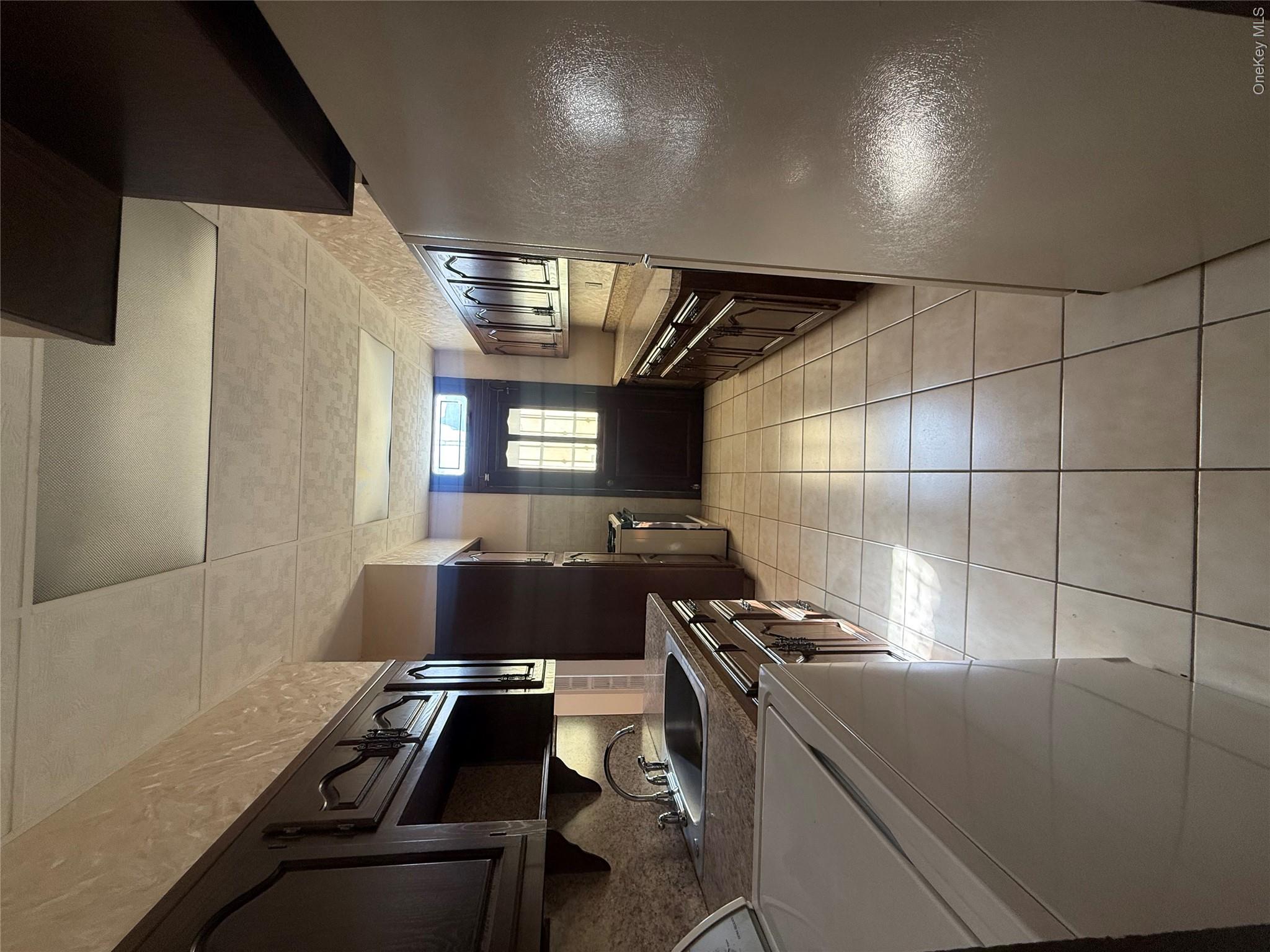 868 Morris Park Avenue Property Photo 3