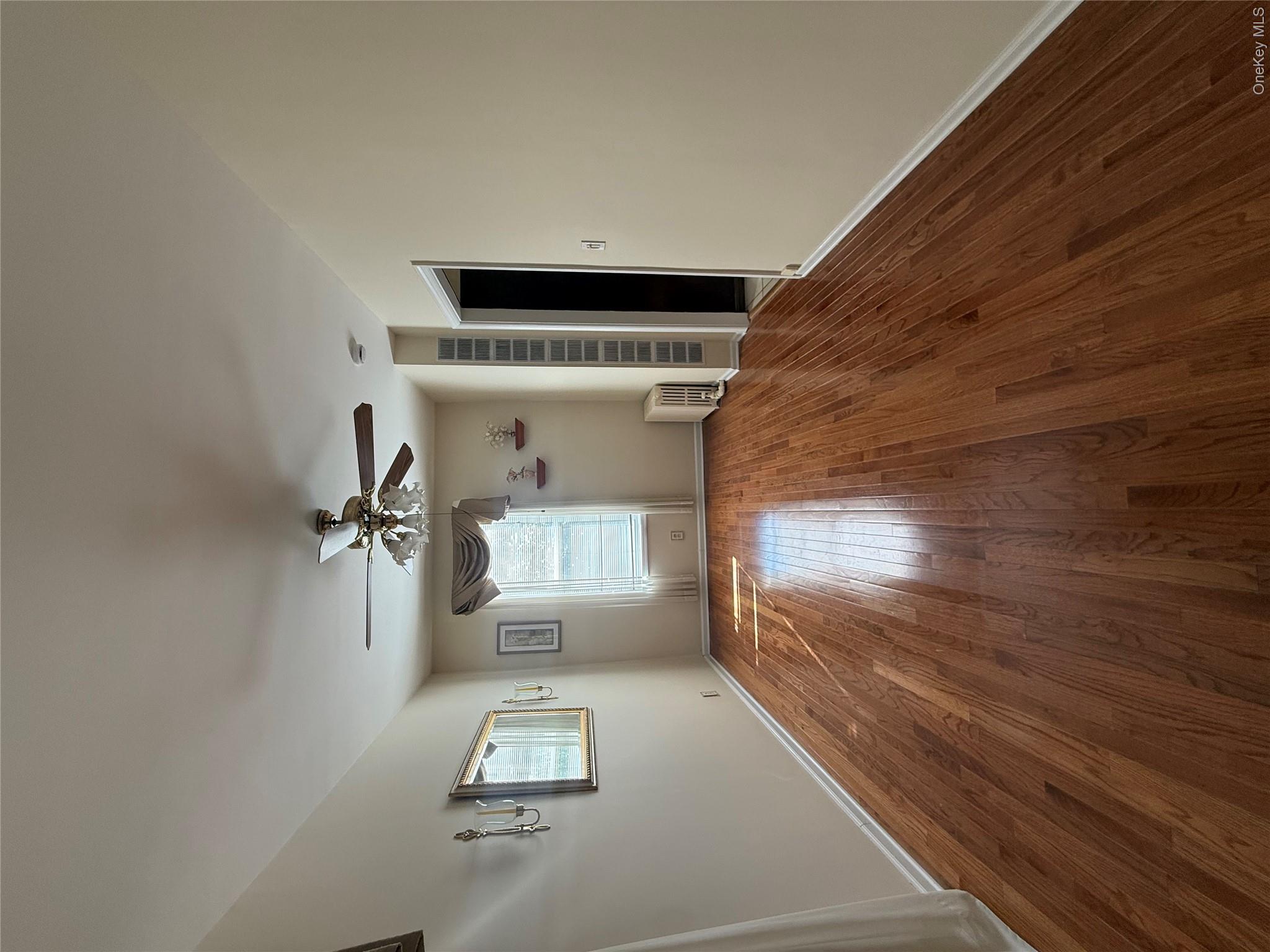 868 Morris Park Avenue Property Photo 4