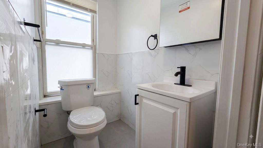 68-07 53rd Avenue 2 Fl Property Photo 20