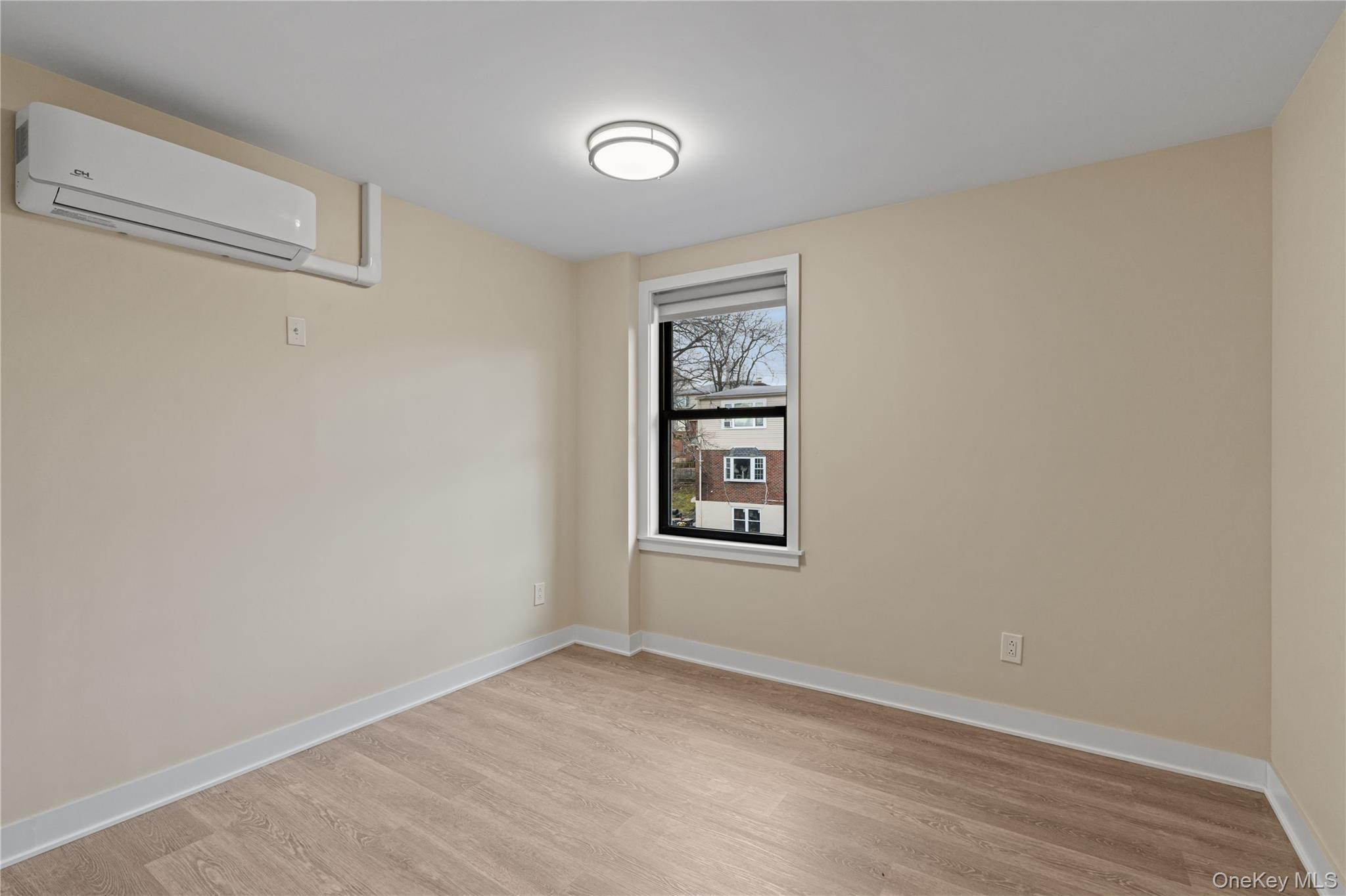 135 Wakefield Avenue 401 Property Photo 6