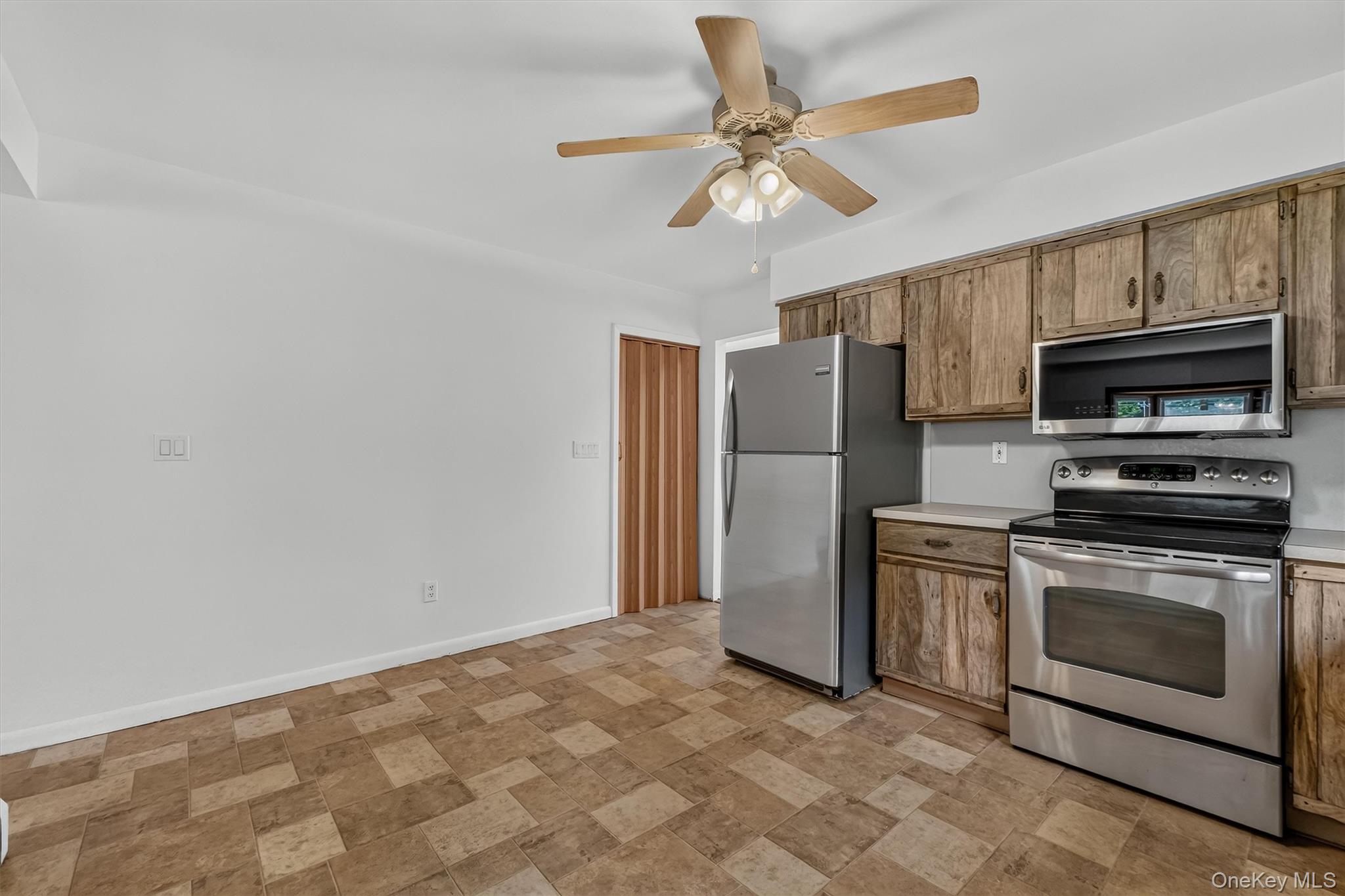 76 Meadow Sweet Road Property Photo 10