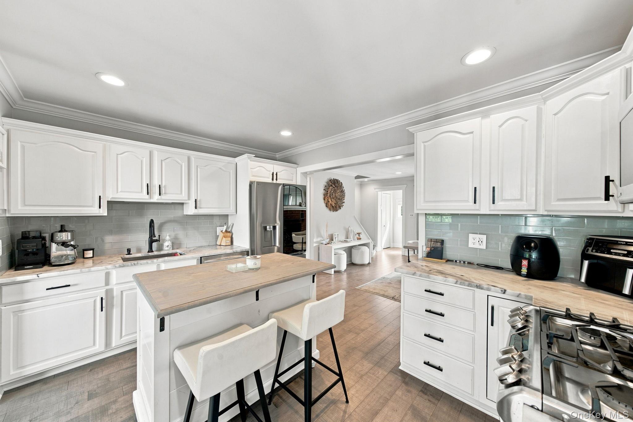 170 Seville Boulevard Property Photo 11