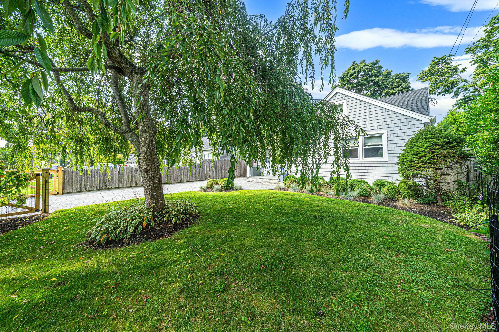 170 Seville Boulevard Property Photo 35