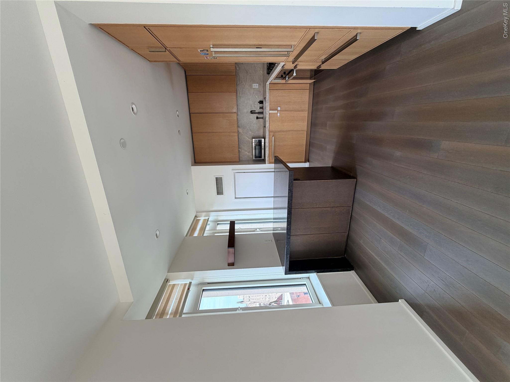 543 W 122nd Street 16e Property Photo 3