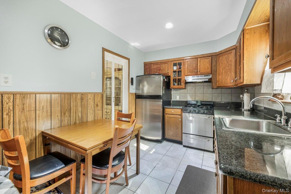 1363 Albany Avenue Property Photo 10