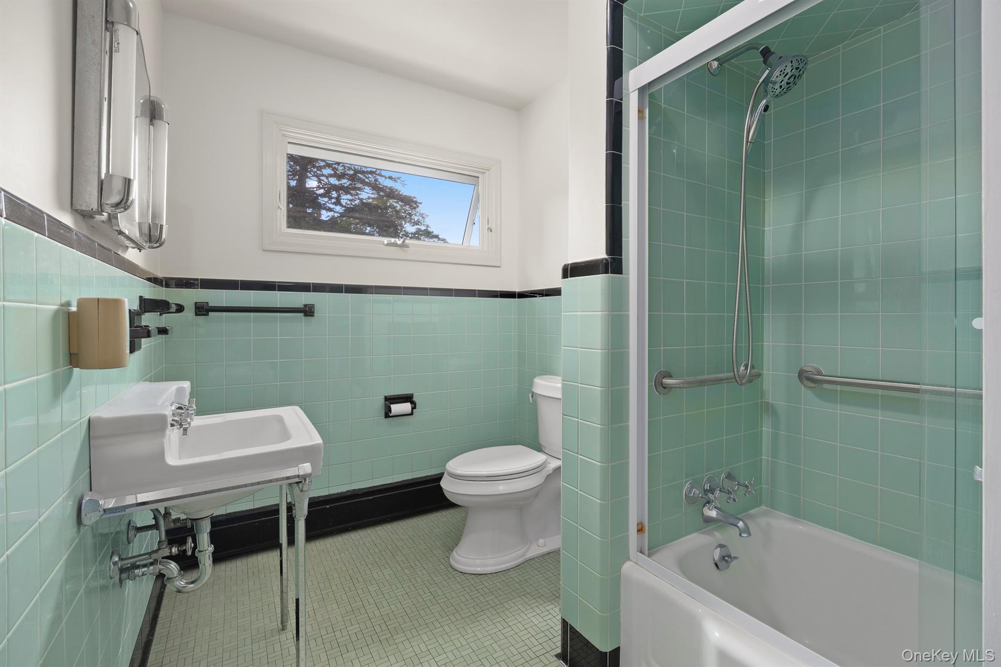 12 Ciferri Drive Property Photo 16