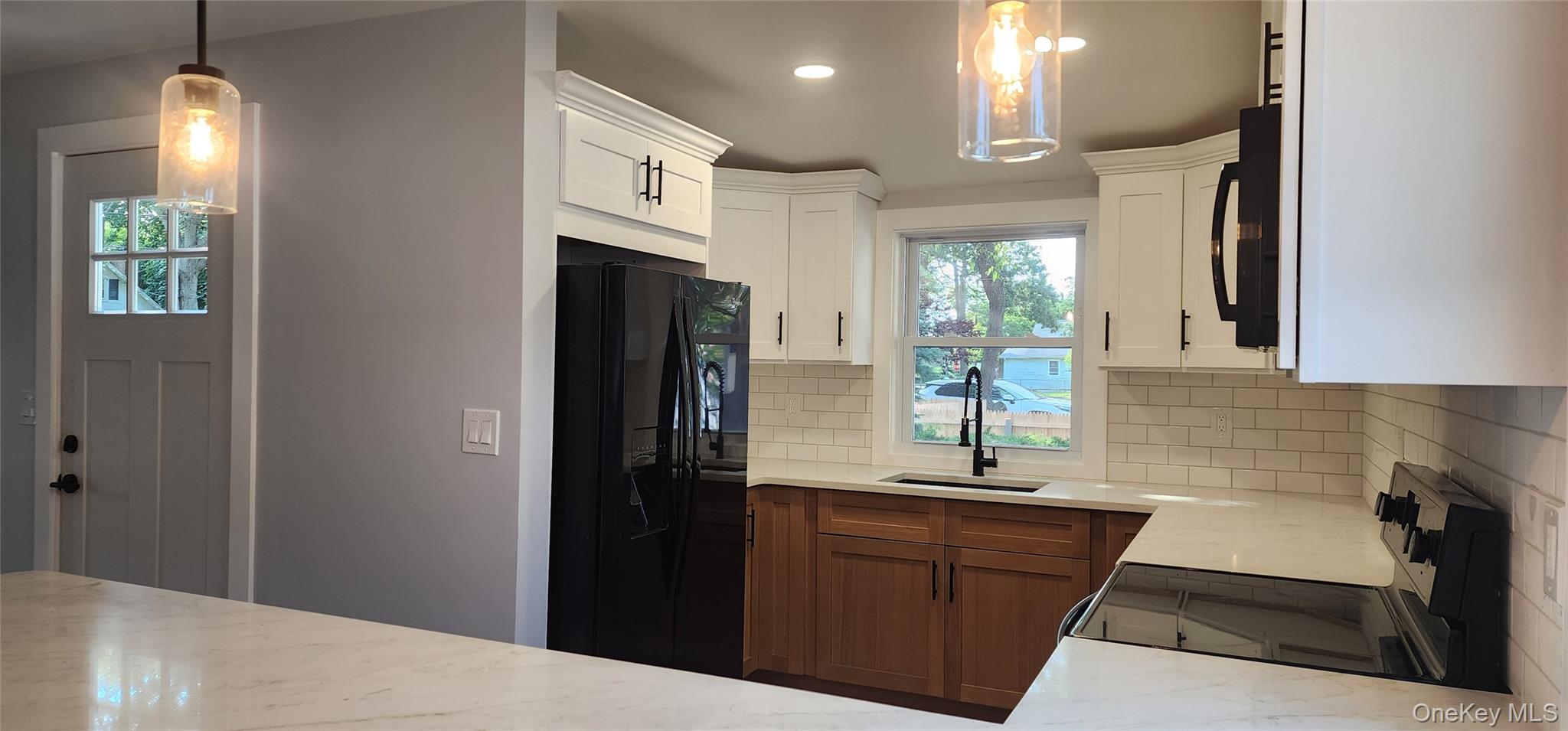 68 Montauk Drive Property Photo 2