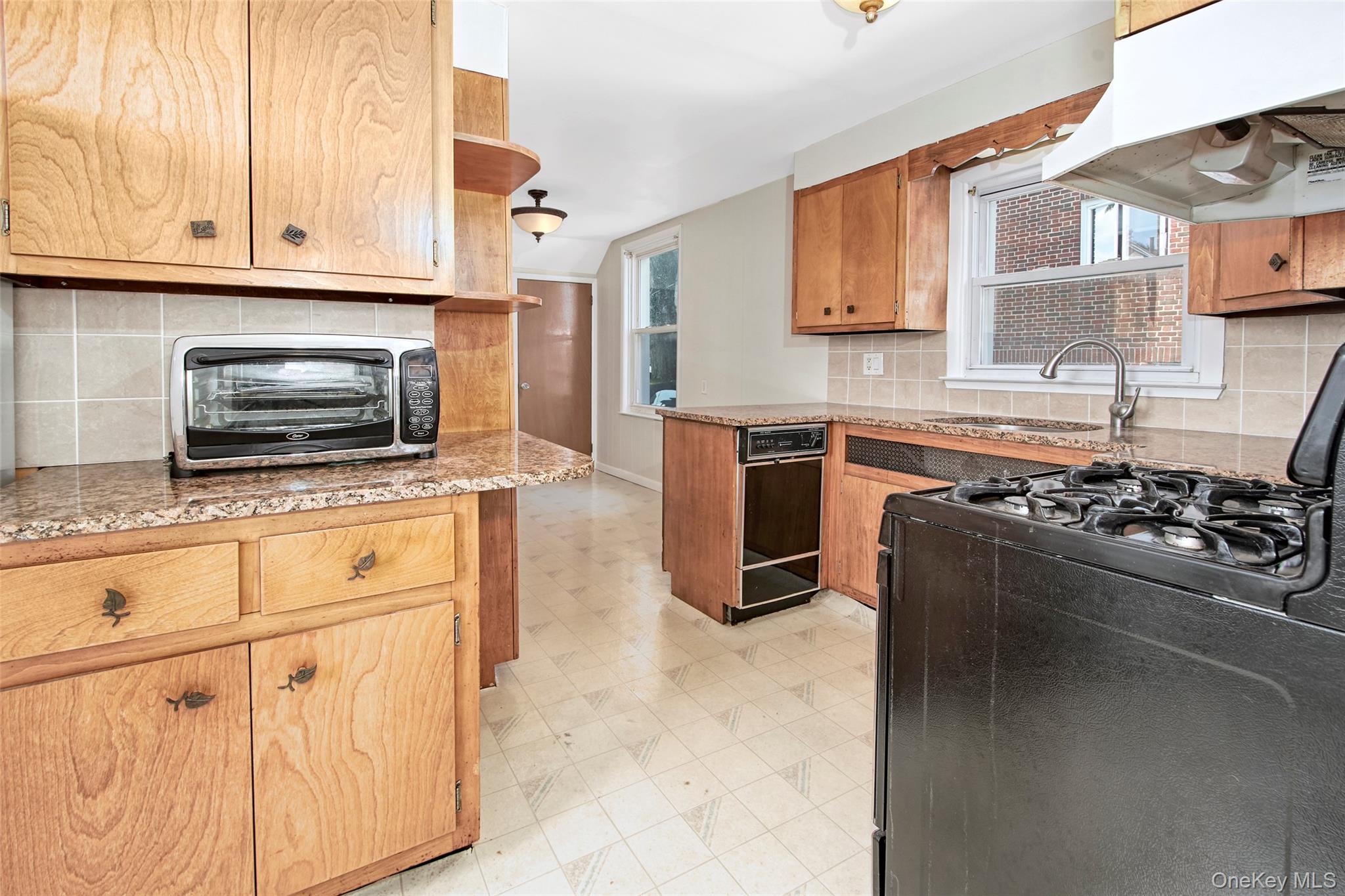 63 Thatcher Avenue Property Photo 10