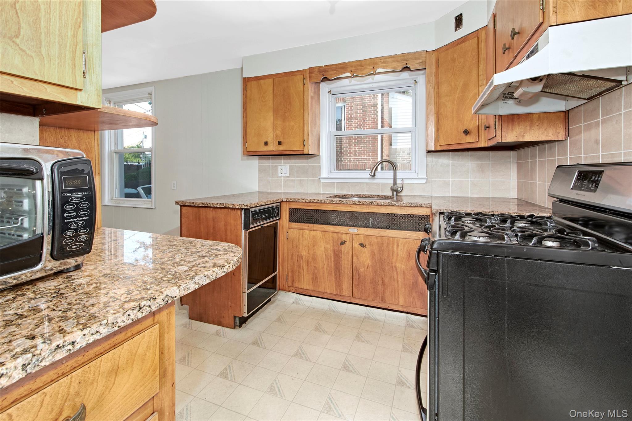 63 Thatcher Avenue Property Photo 11