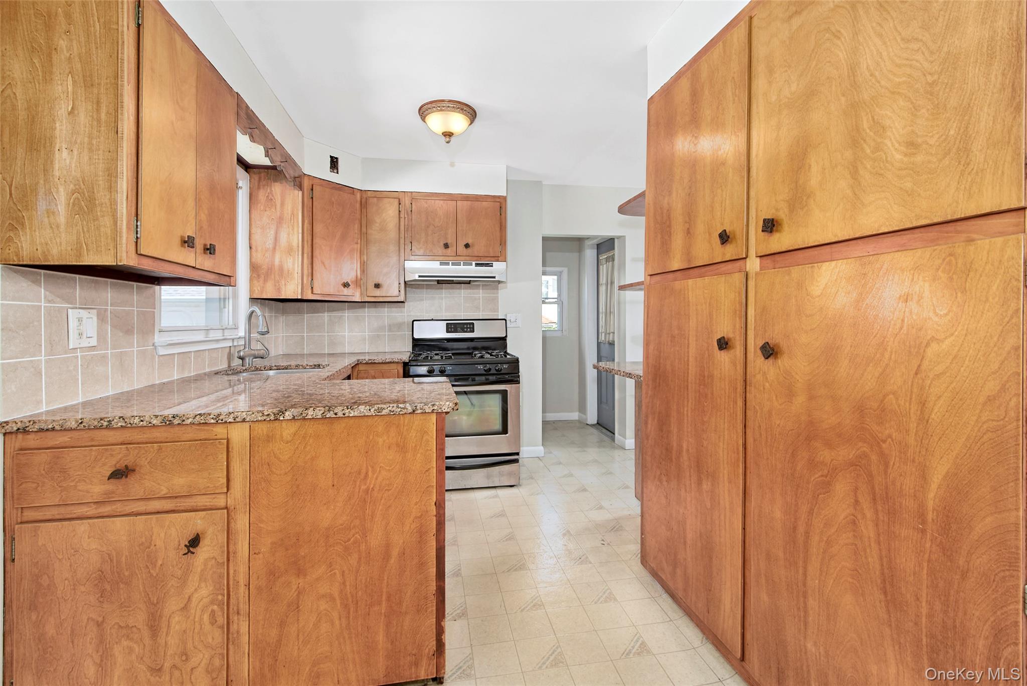 63 Thatcher Avenue Property Photo 12