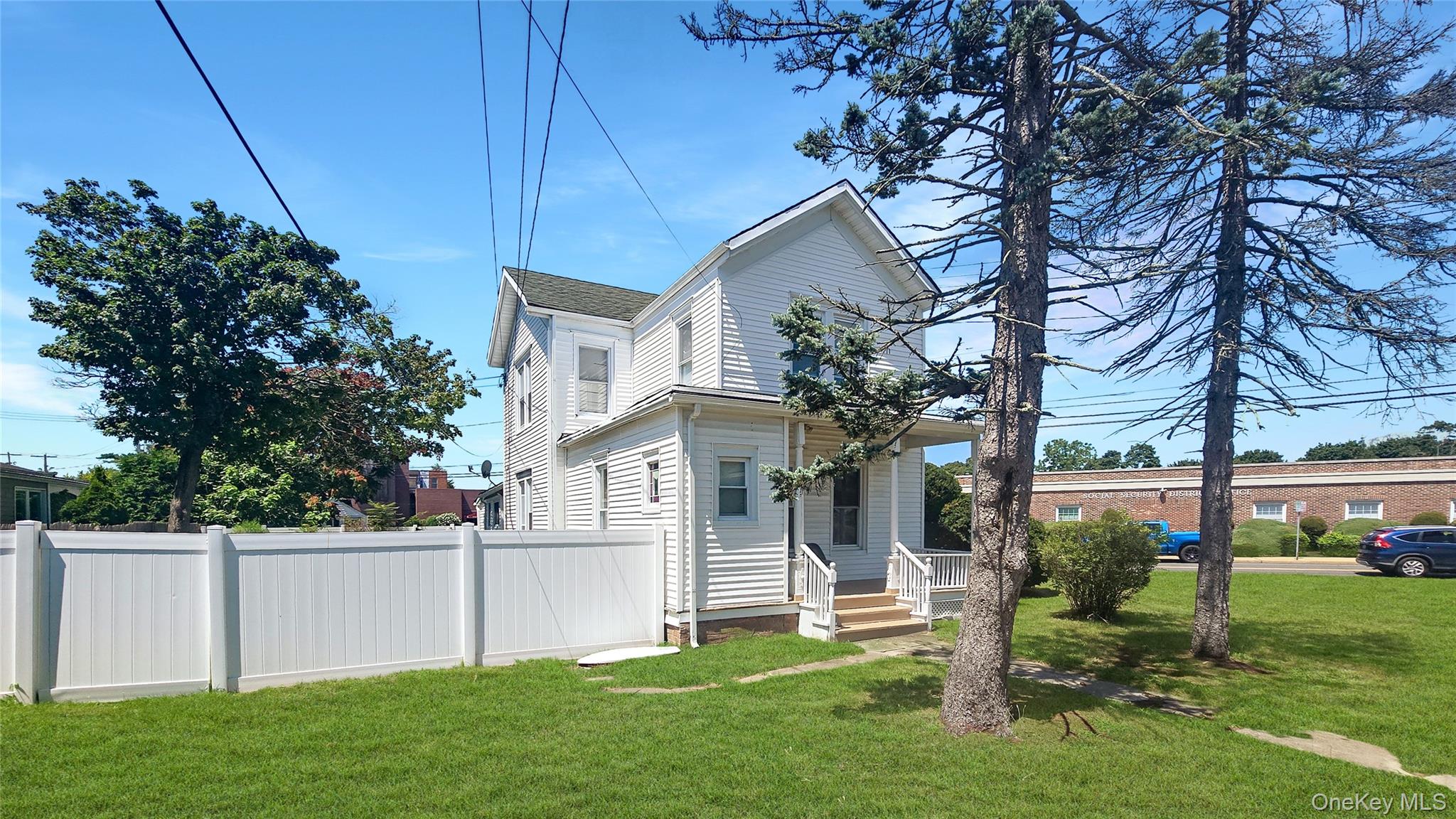 76 Oak Street Property Photo 2