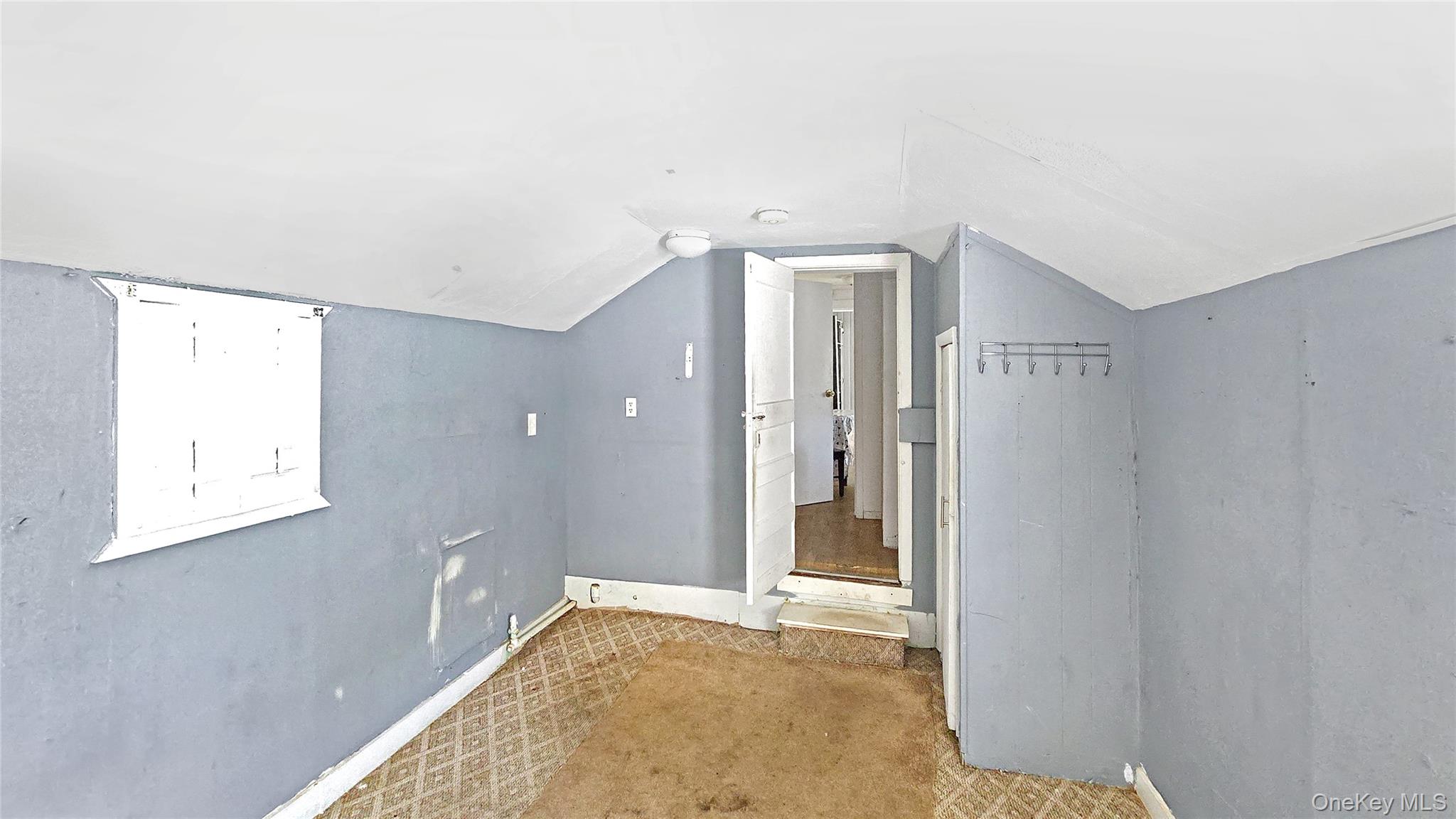 76 Oak Street Property Photo 9