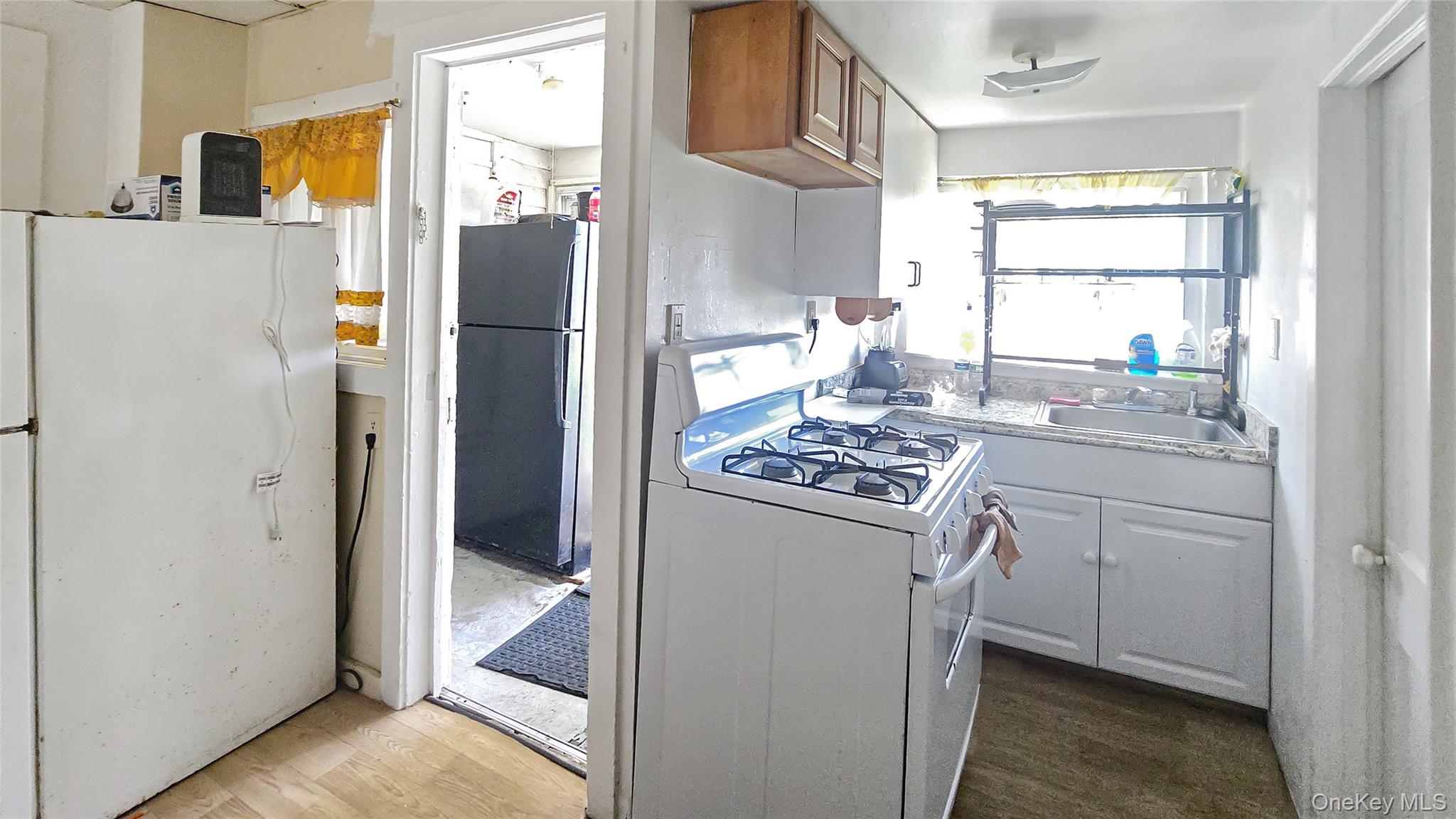 76 Oak Street Property Photo 11