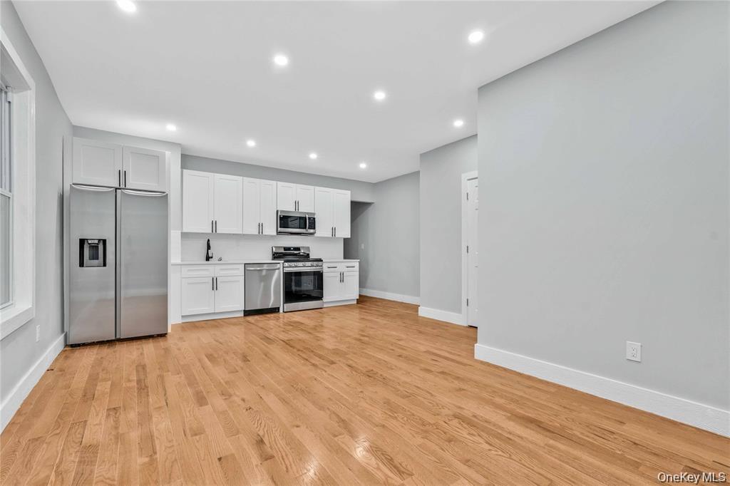 1462 New York Ave Property Photo 4
