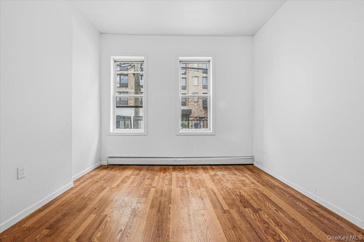 2050 Ryer Avenue Property Photo 3
