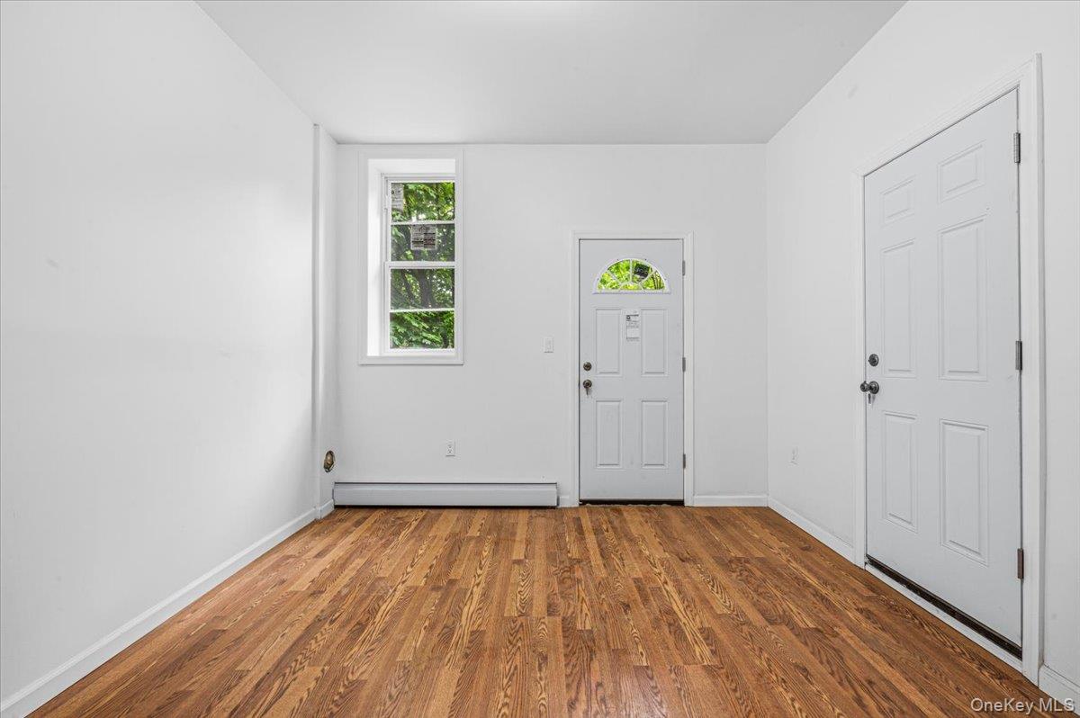 2050 Ryer Avenue Property Photo 6