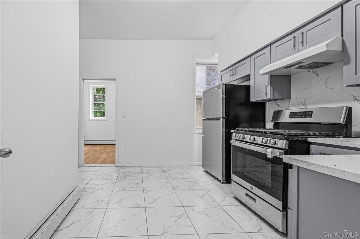 2050 Ryer Avenue Property Photo 8