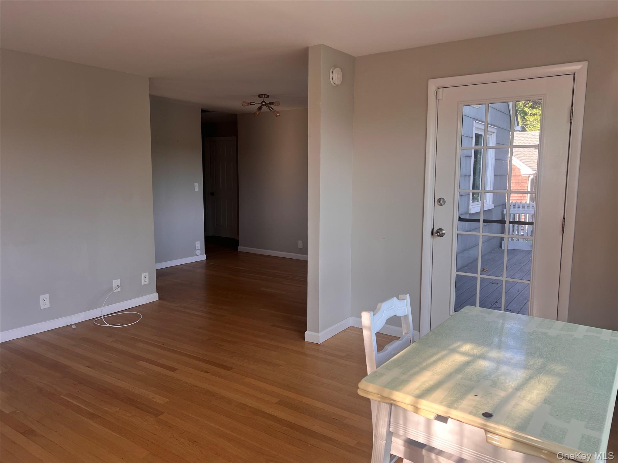 1375 W Main Street Property Photo 21