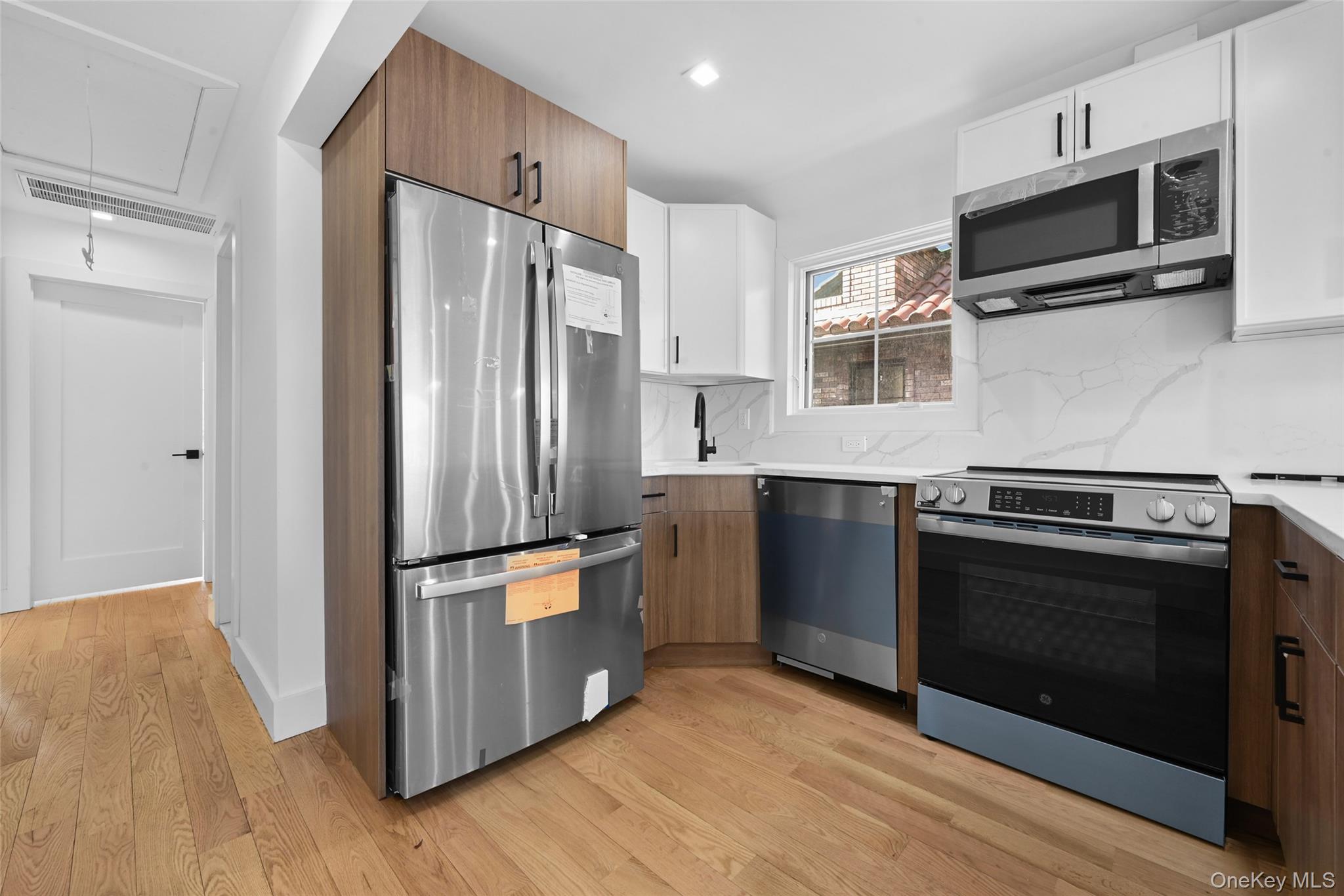 38-40 215 Street Property Photo 15