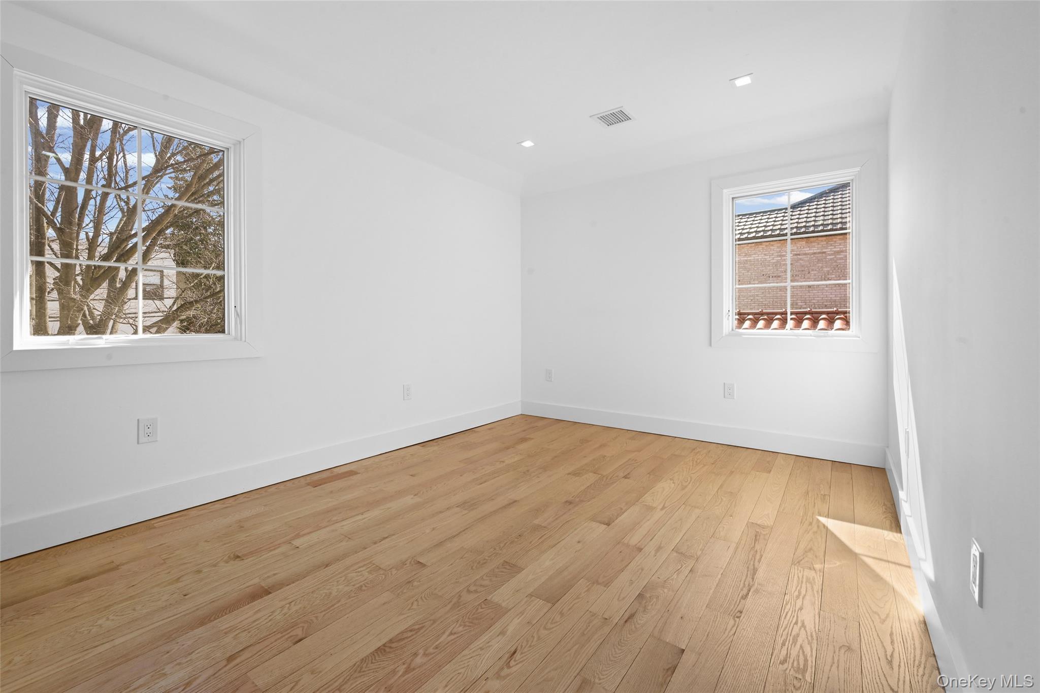 38-40 215 Street Property Photo 18