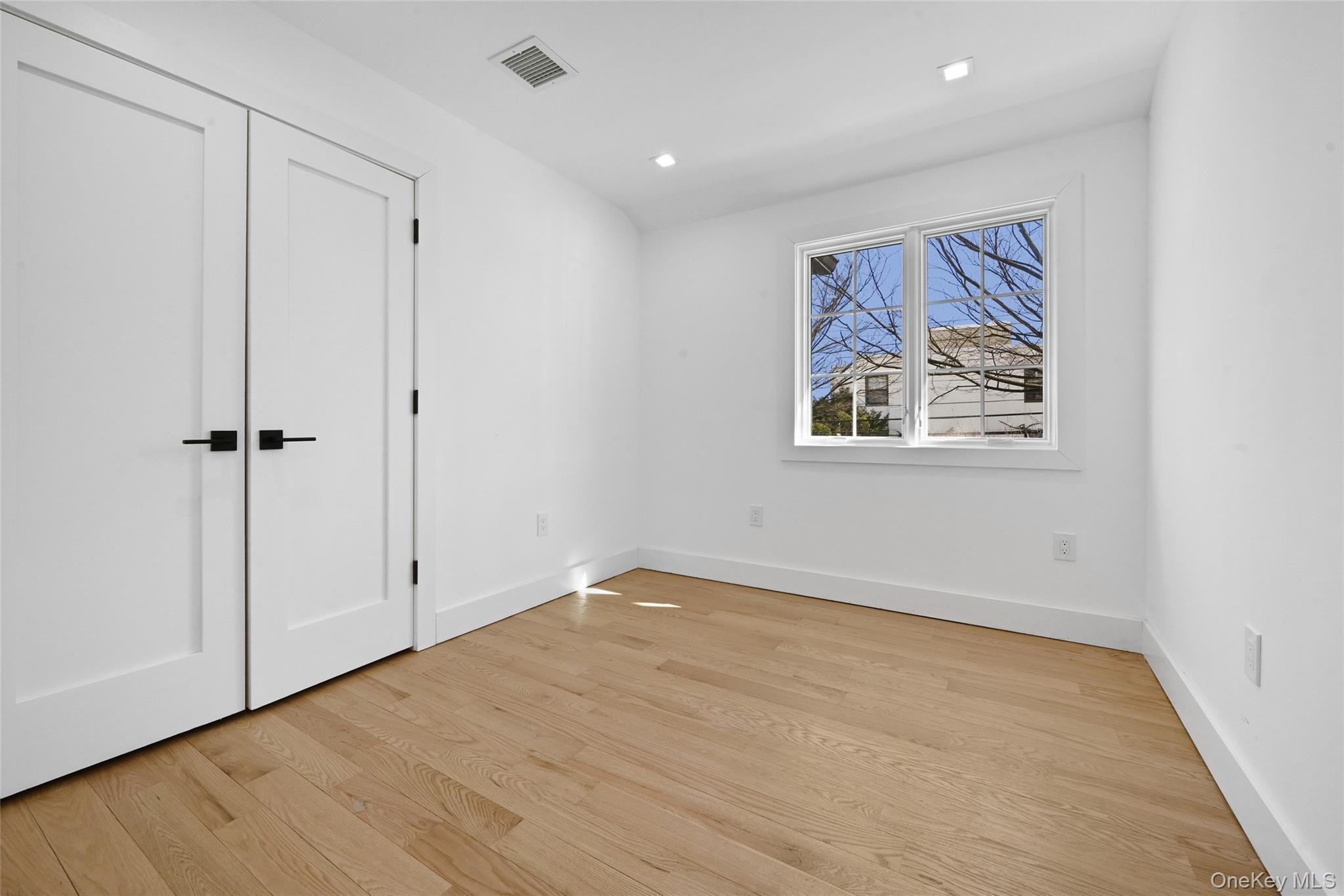 38-40 215 Street Property Photo 20