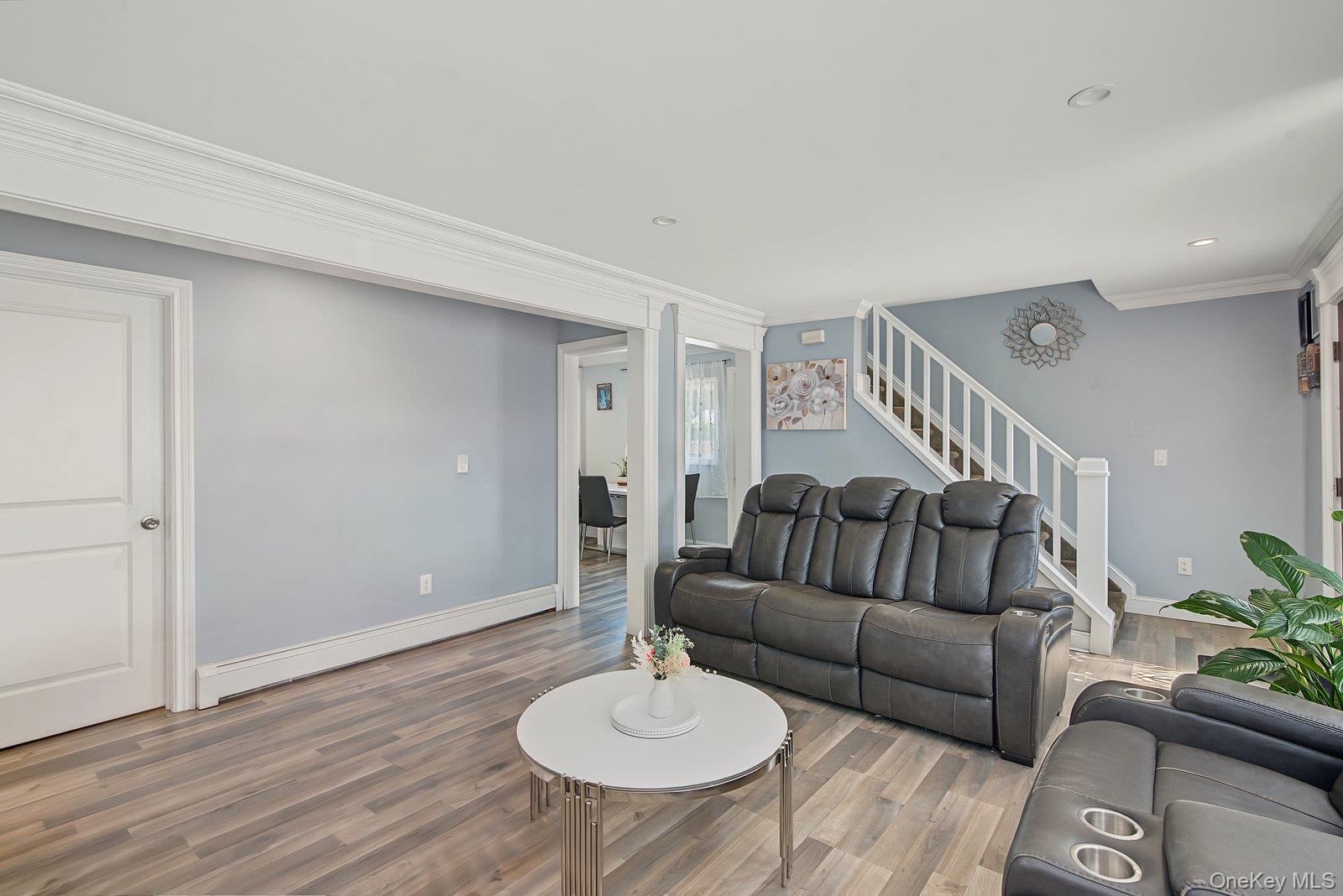 95 E Booker Avenue Property Photo 6