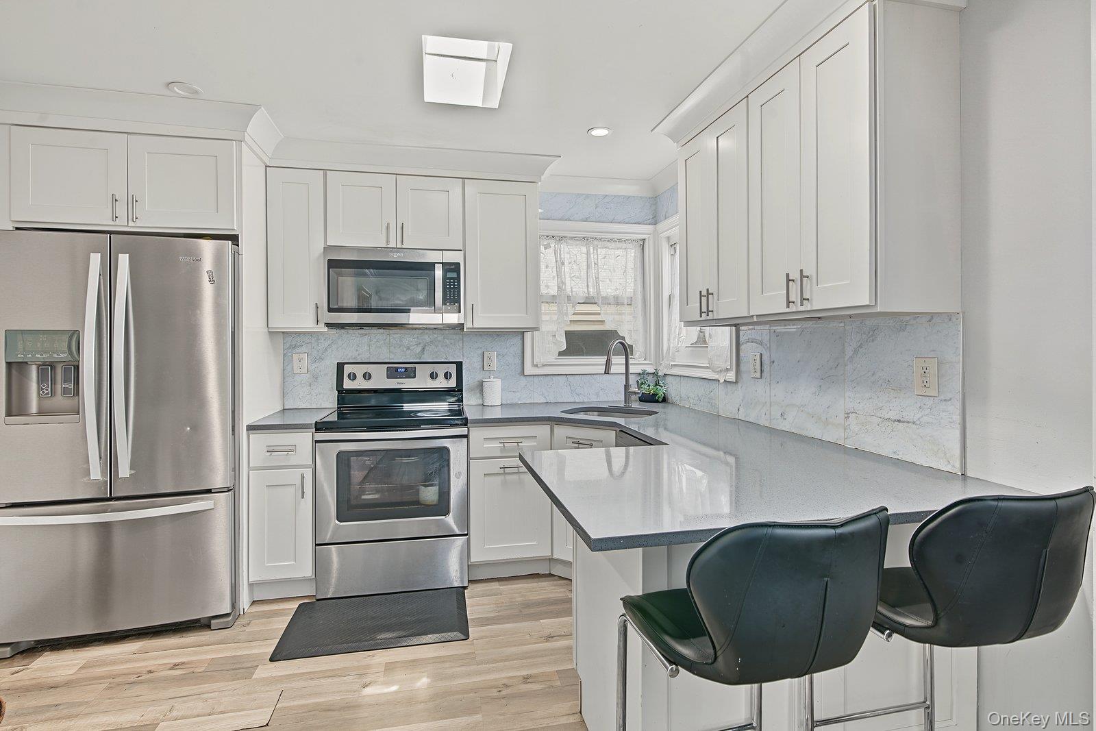 95 E Booker Avenue Property Photo 8