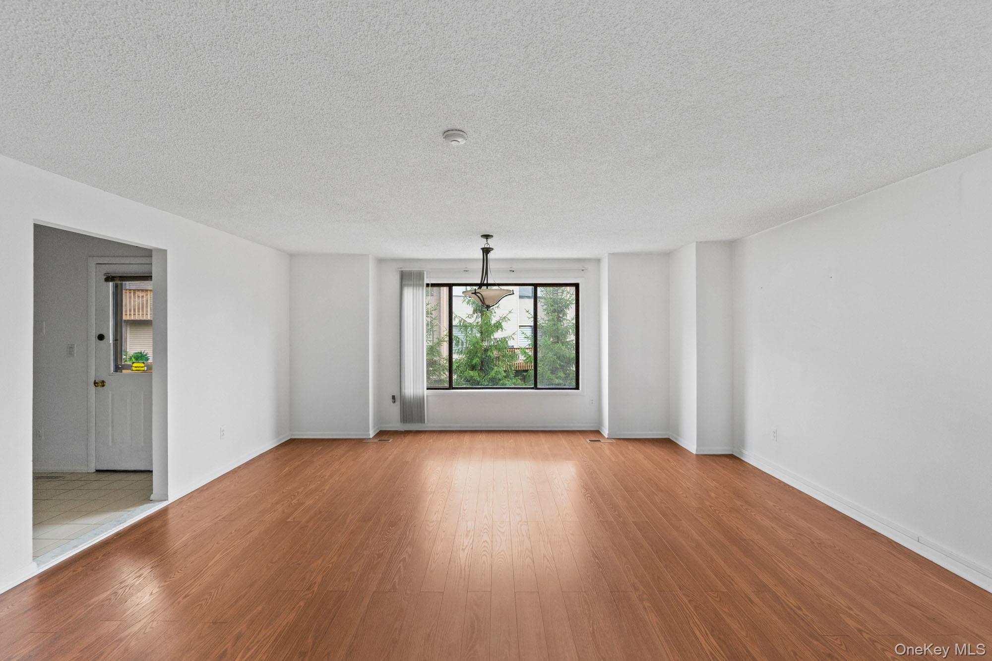 5 Kings Court Property Photo 5