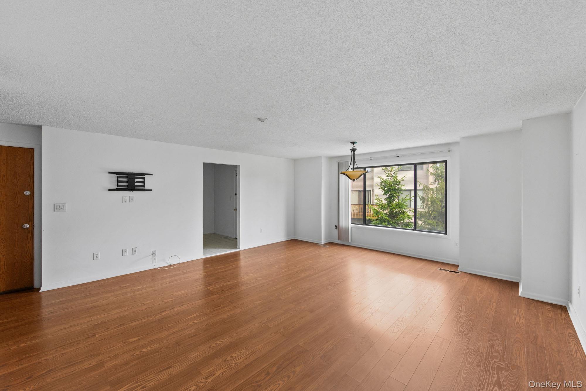 5 Kings Court Property Photo 6
