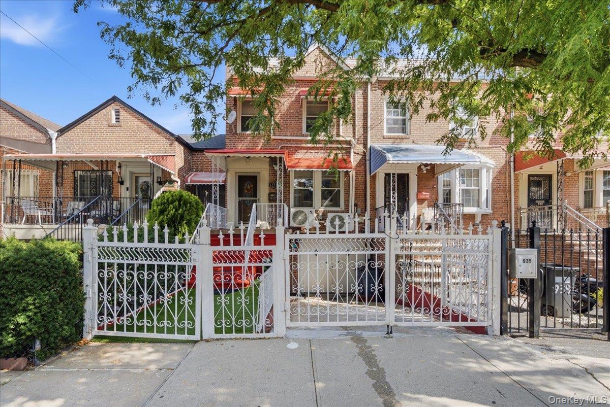937 Duncan Street Property Photo 1