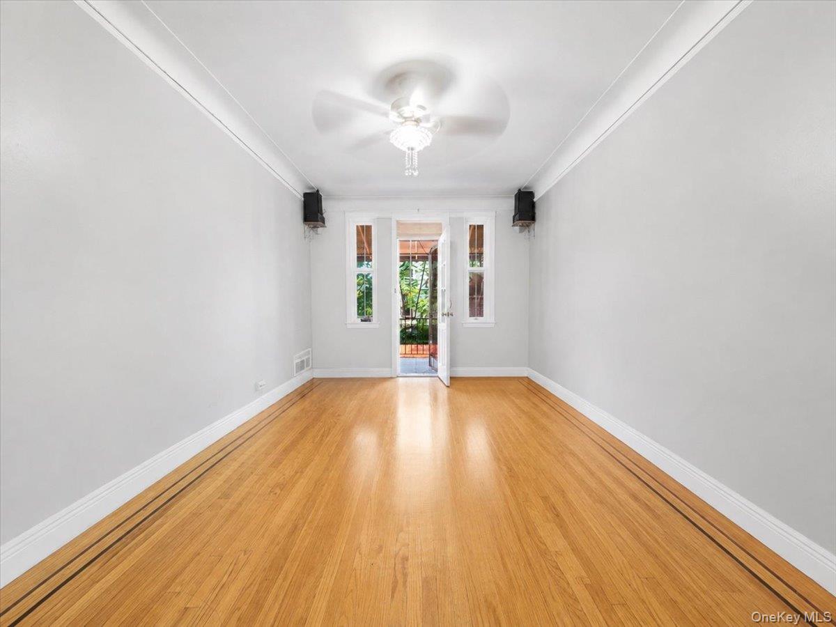 937 Duncan Street Property Photo 5