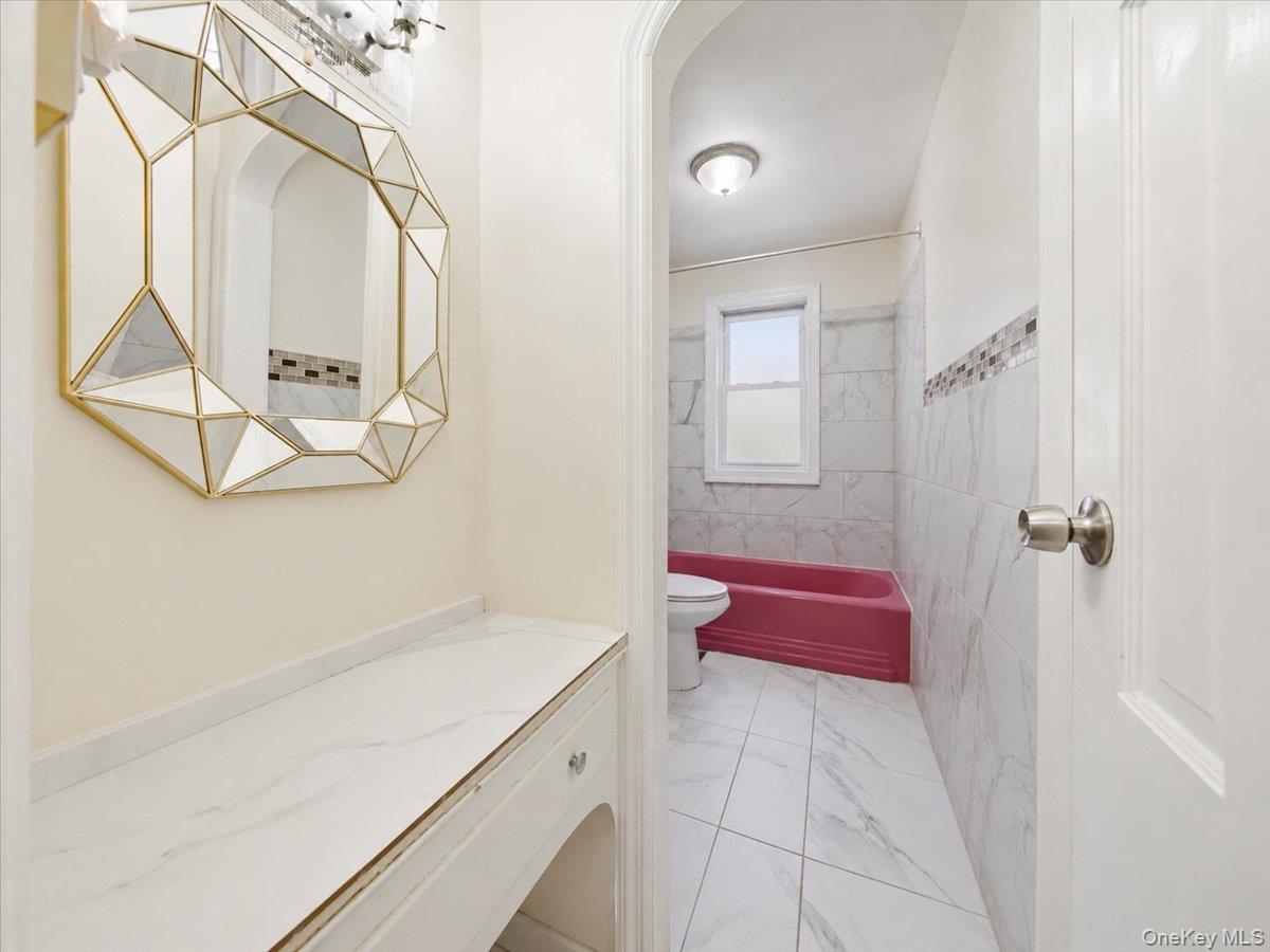 937 Duncan Street Property Photo 11