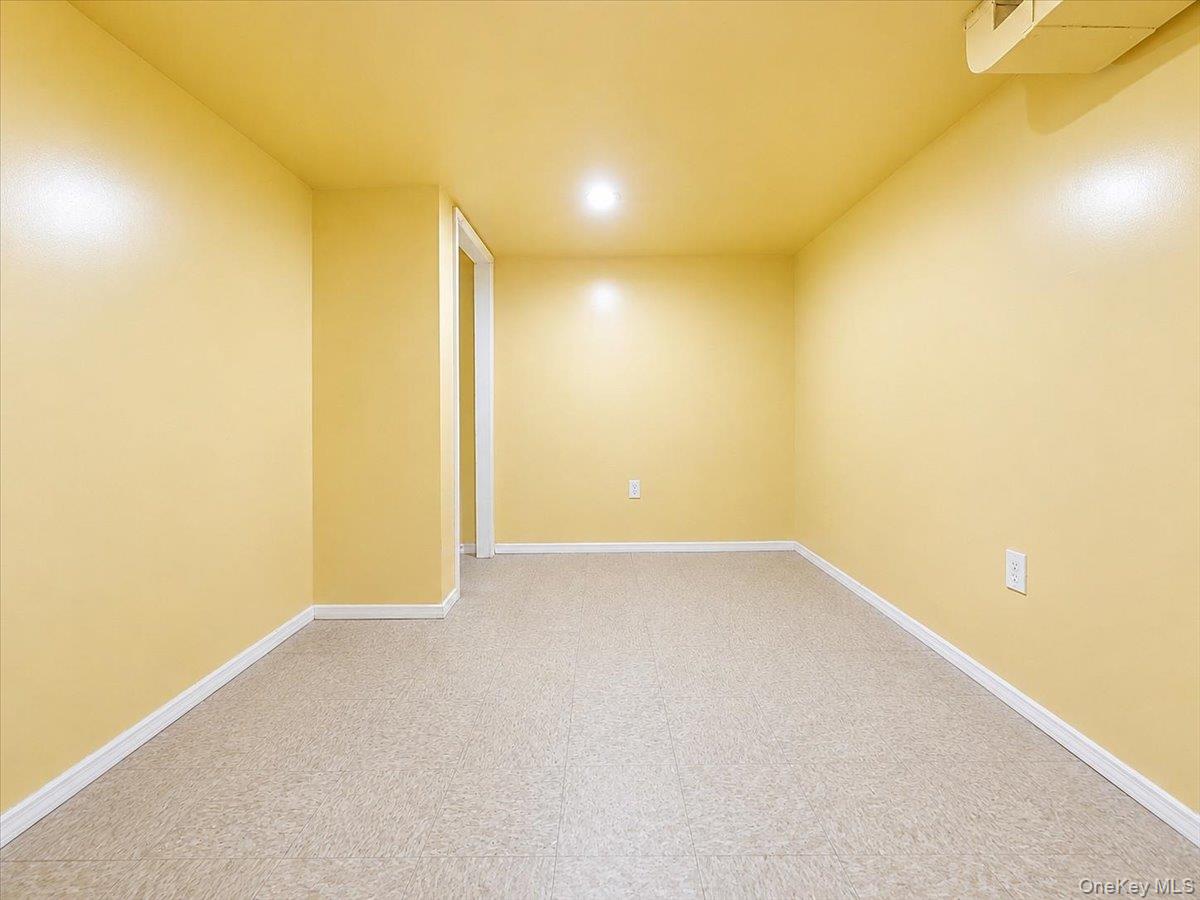 937 Duncan Street Property Photo 22