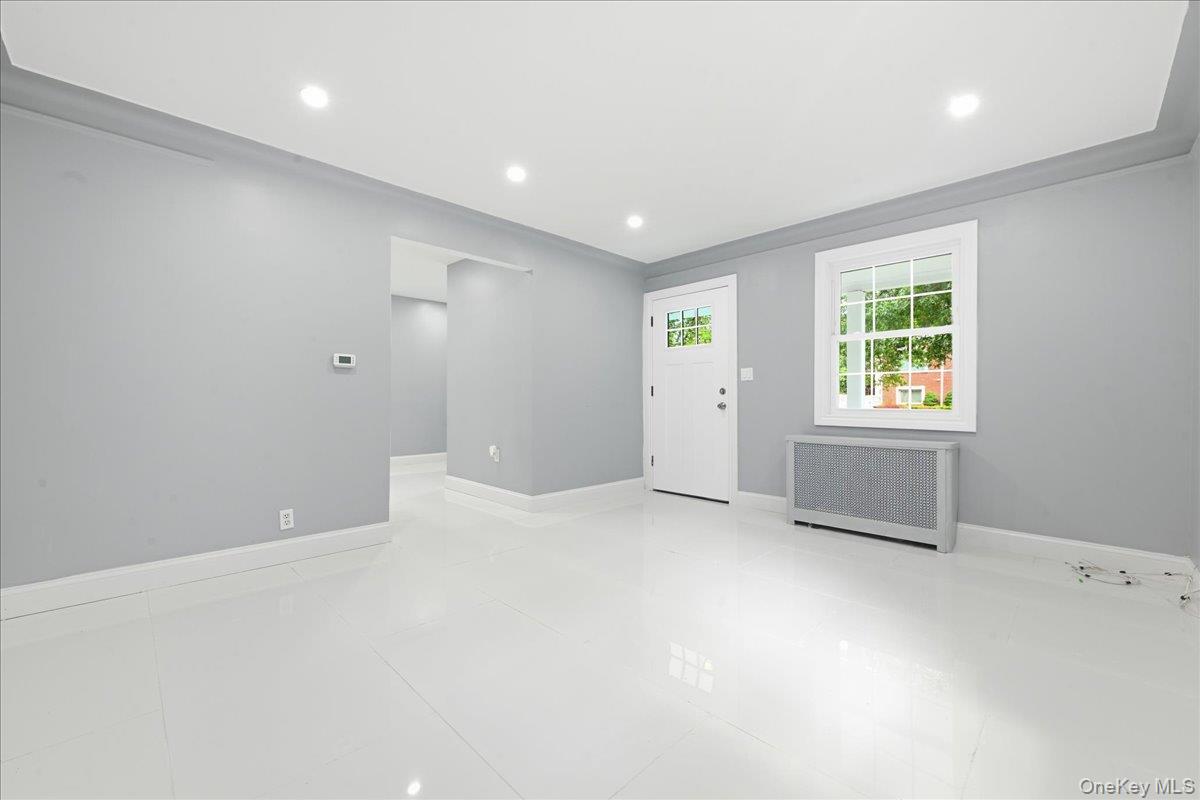 415 Leonard Boulevard Property Photo 8