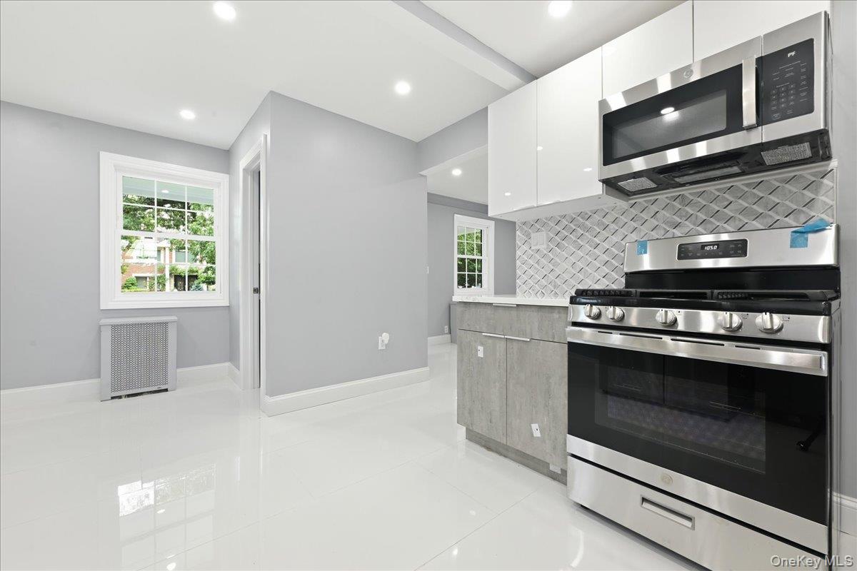 415 Leonard Boulevard Property Photo 13