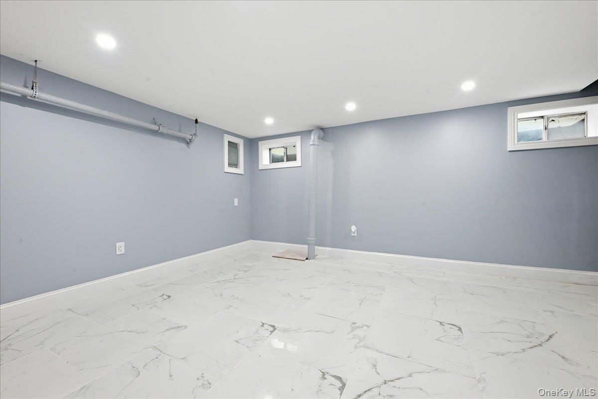 415 Leonard Boulevard Property Photo 22