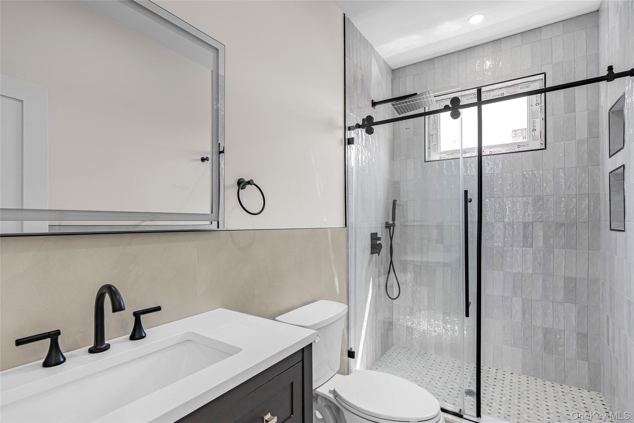 60 Periwinkle Road Property Photo 8