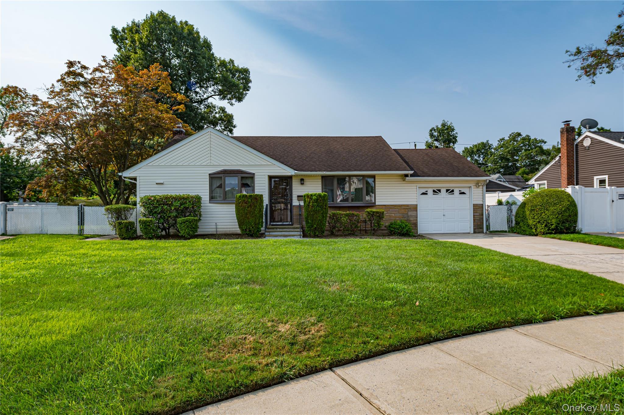 3986 Maplewood Drive Property Photo 1