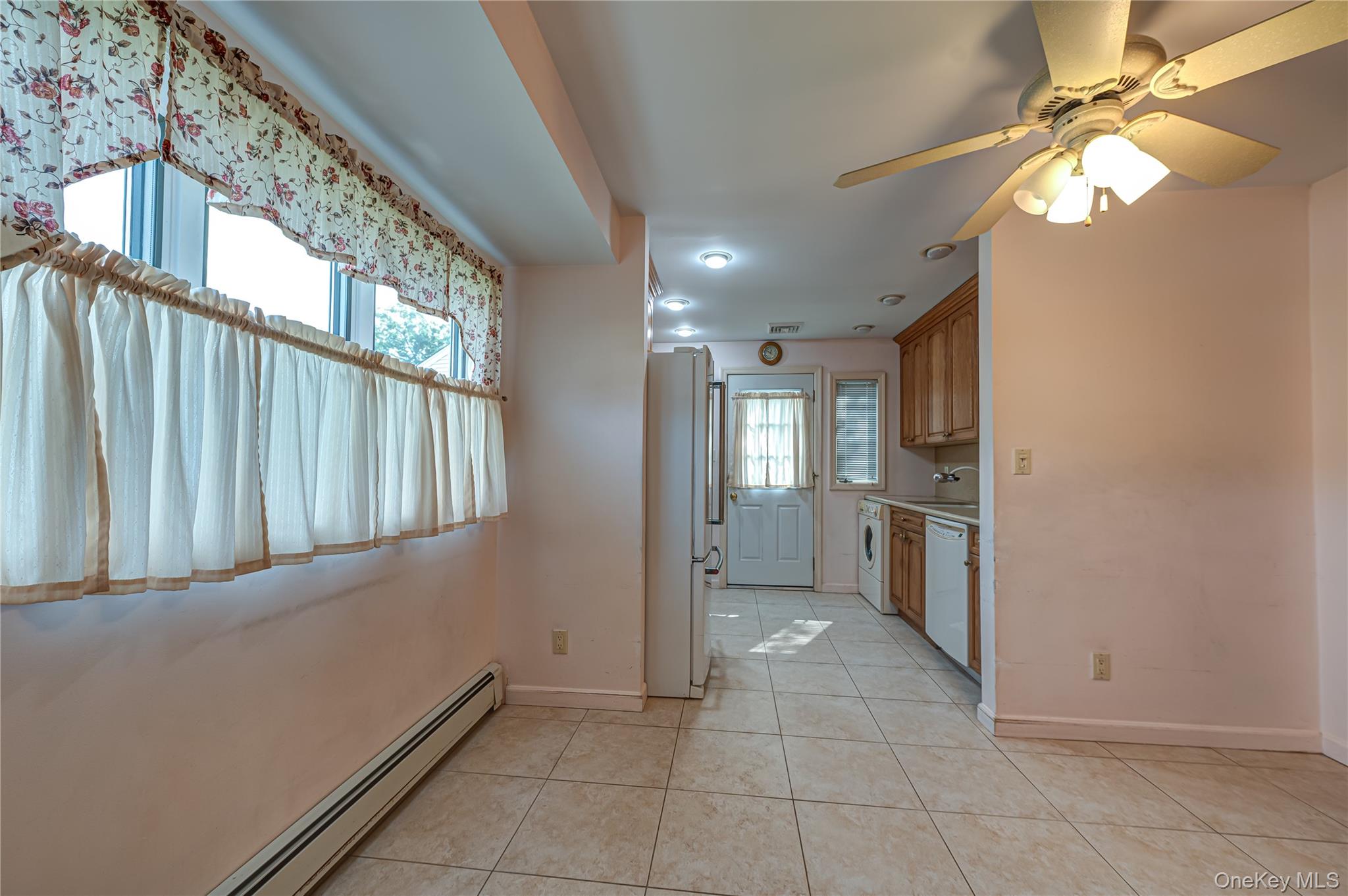 3986 Maplewood Drive Property Photo 6