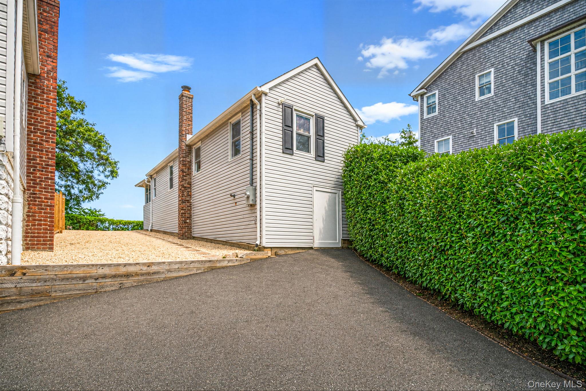 27 Walnut Avenue 2 Property Photo 1