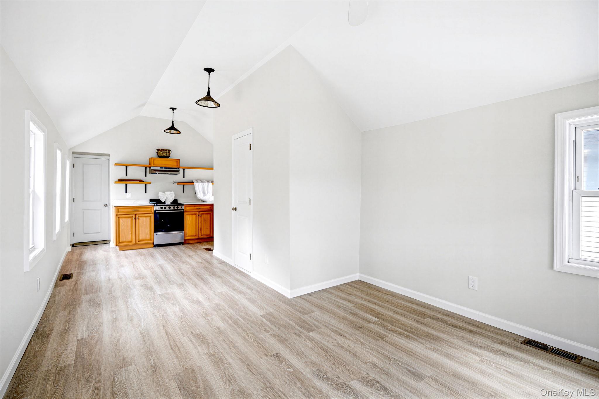 27 Walnut Avenue 2 Property Photo 6