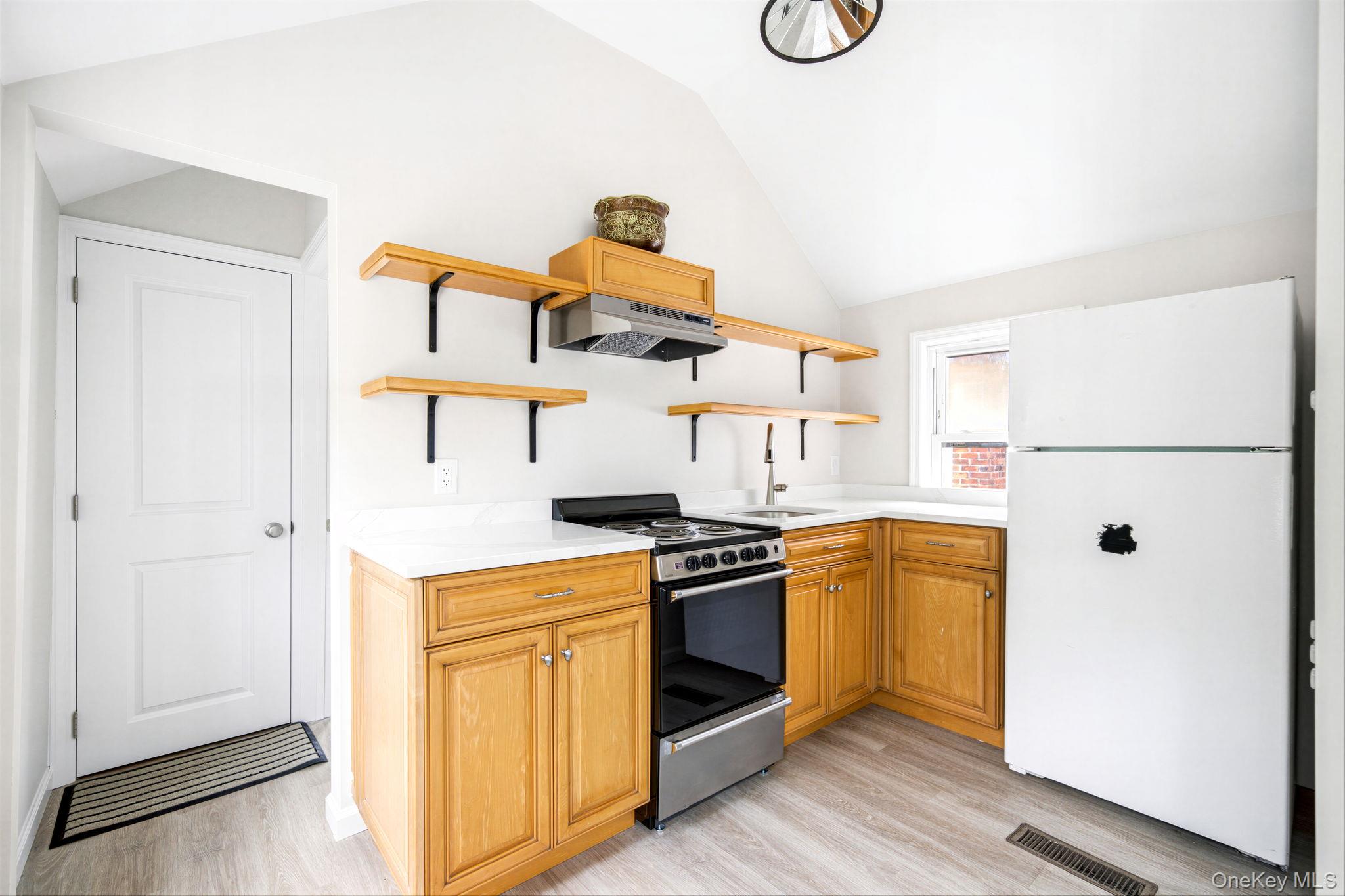 27 Walnut Avenue 2 Property Photo 10