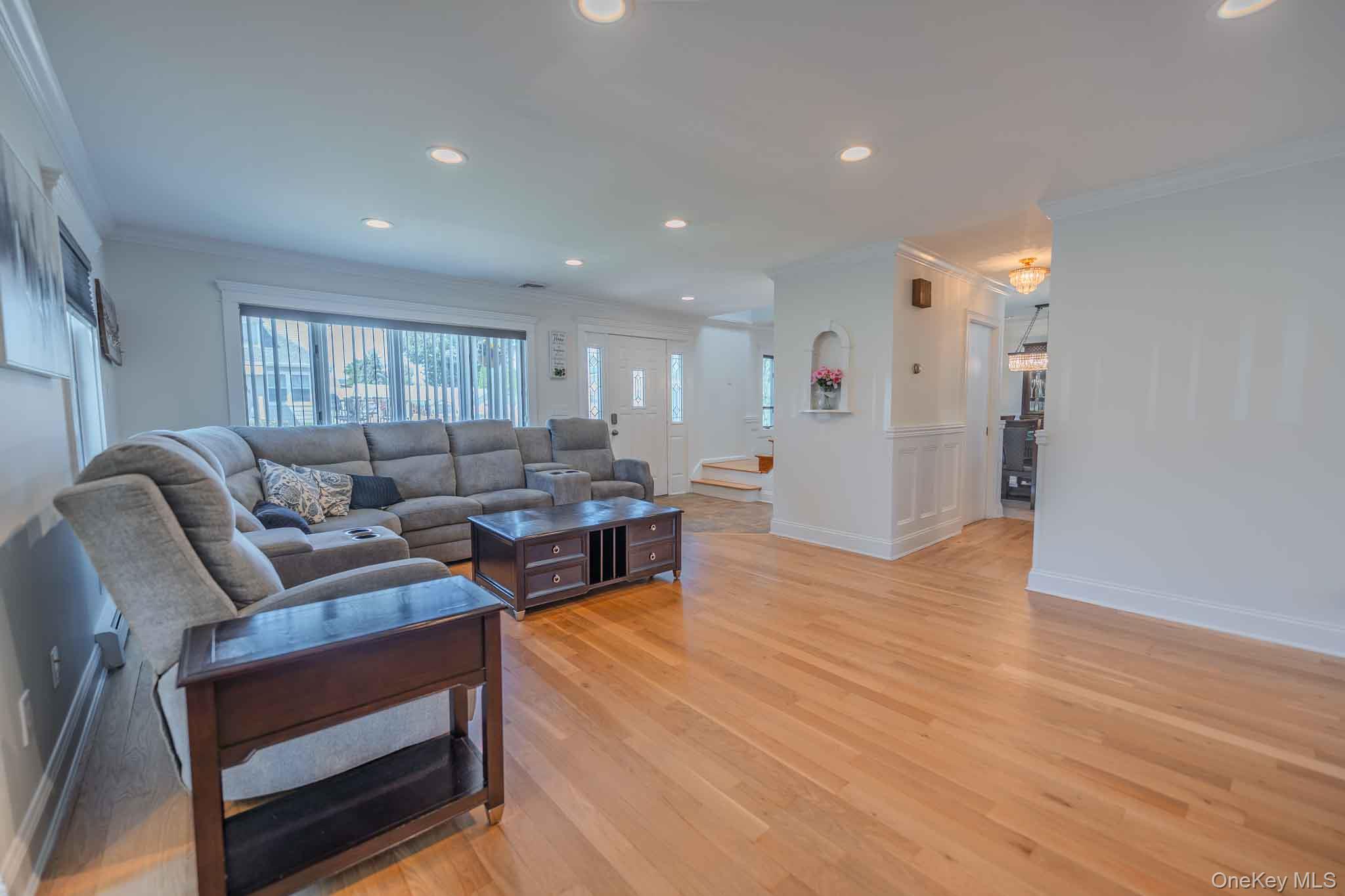 484 Washington Avenue Property Photo 4