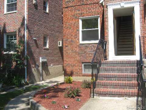 160-45 Willets Point Boulevard Property Photo 1