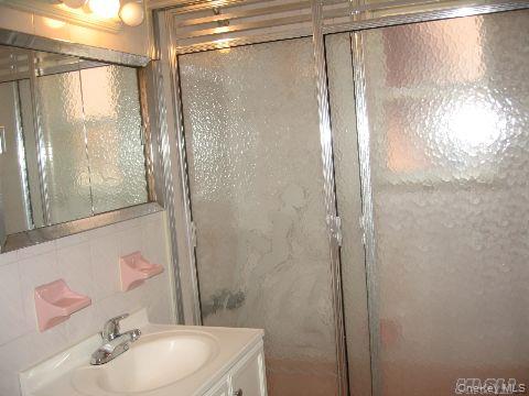 160-45 Willets Point Boulevard Property Photo 9