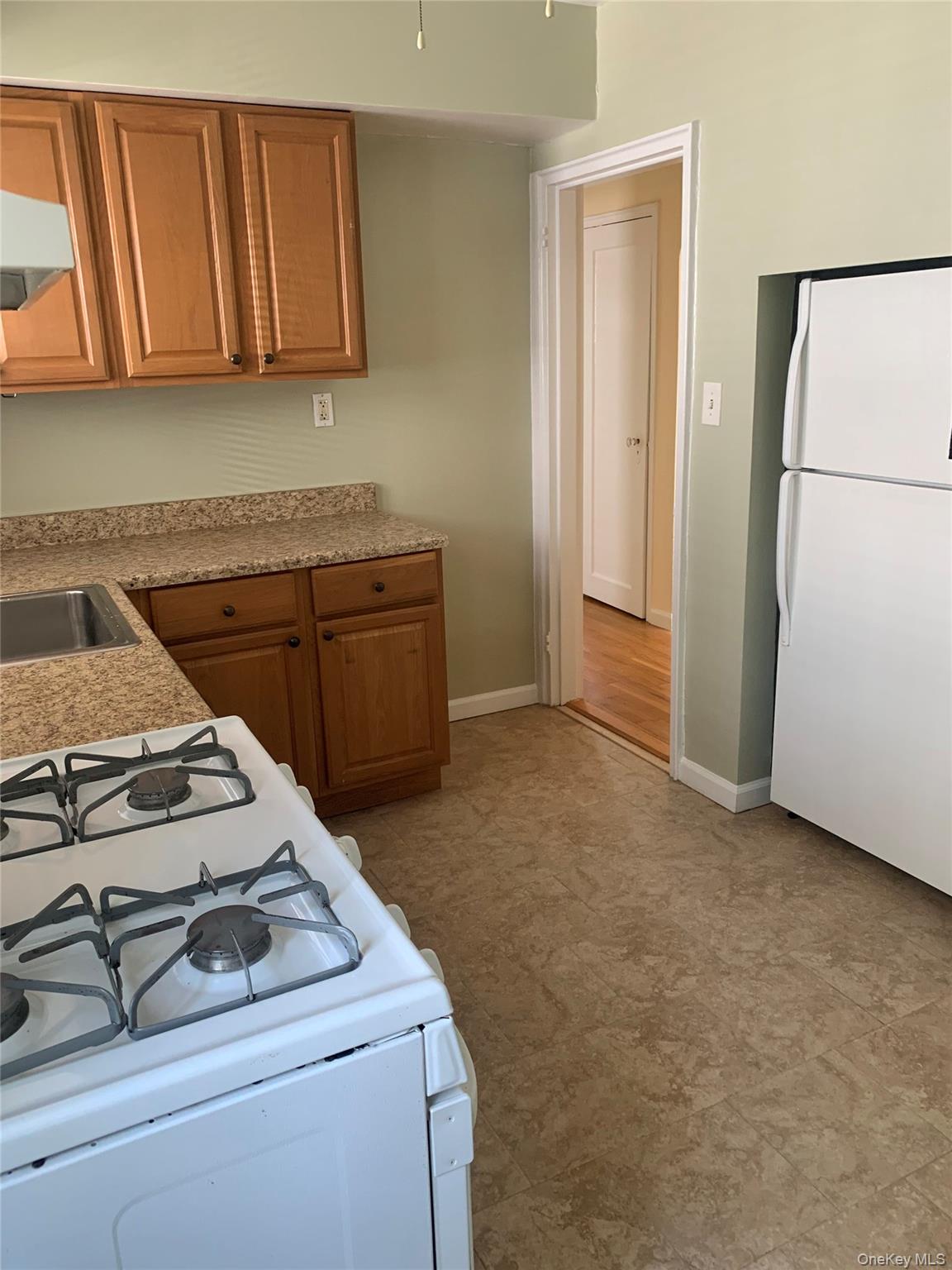 431 E Chester Street Property Photo 8