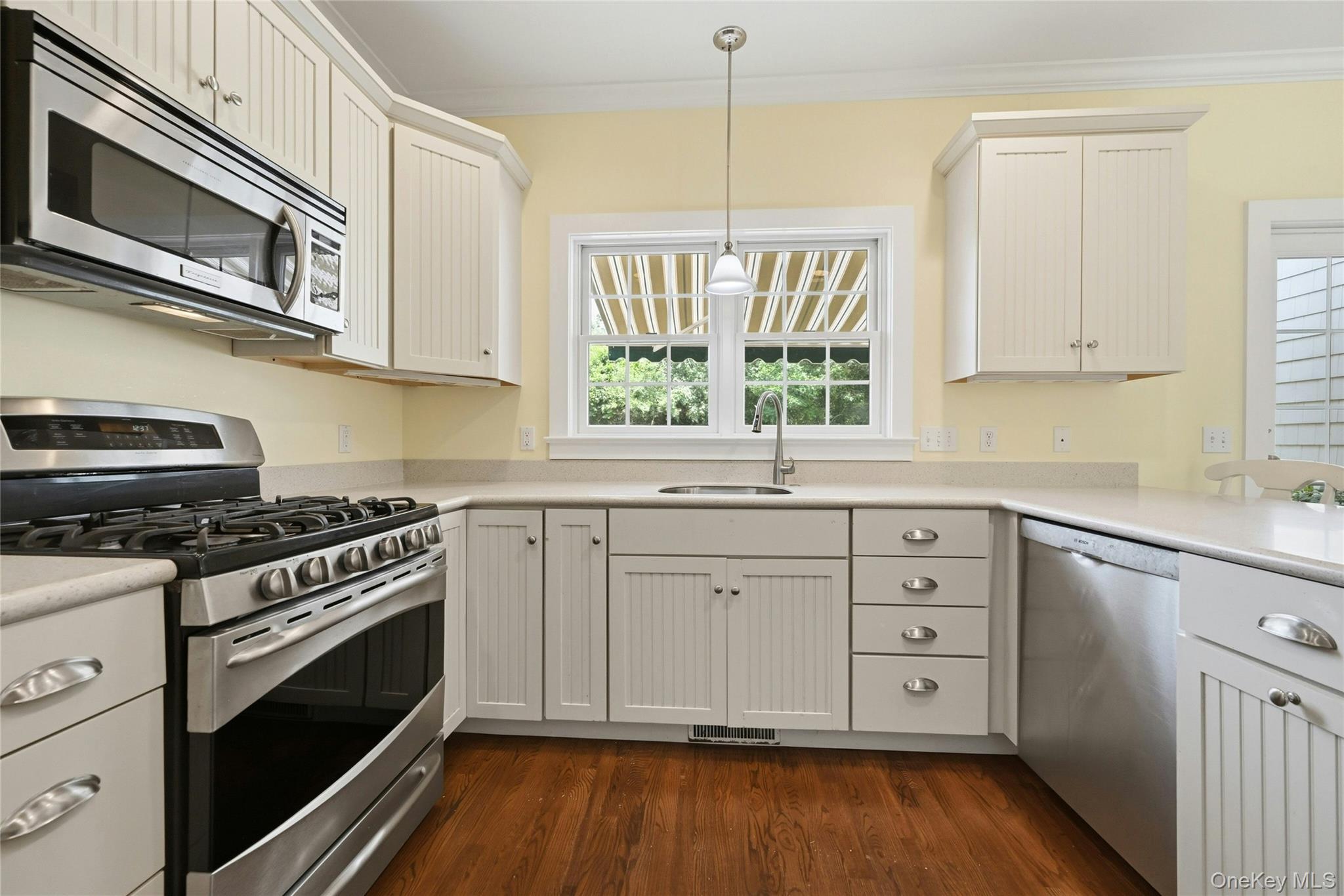 870 Parkview Lane Property Photo 10