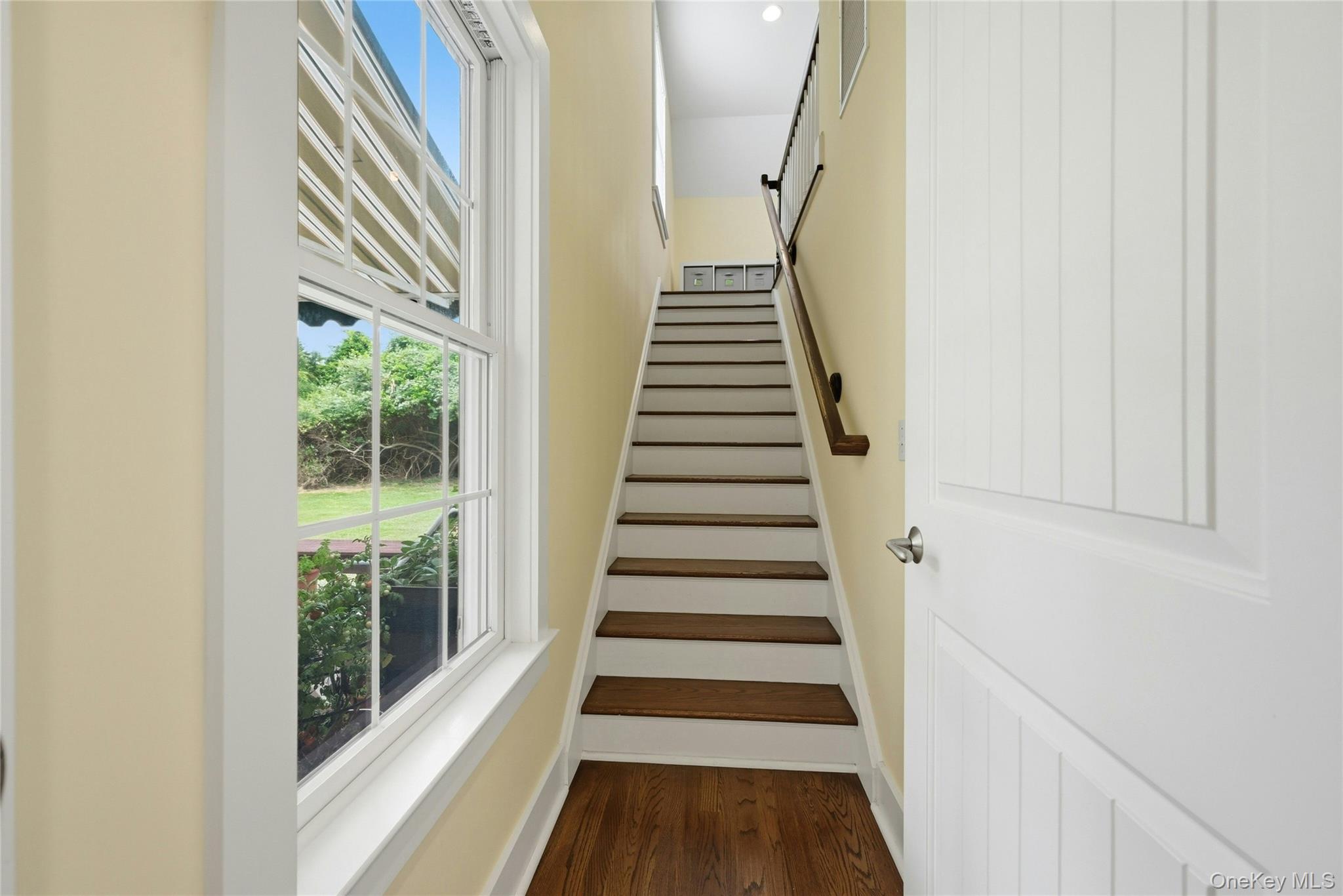 870 Parkview Lane Property Photo 22