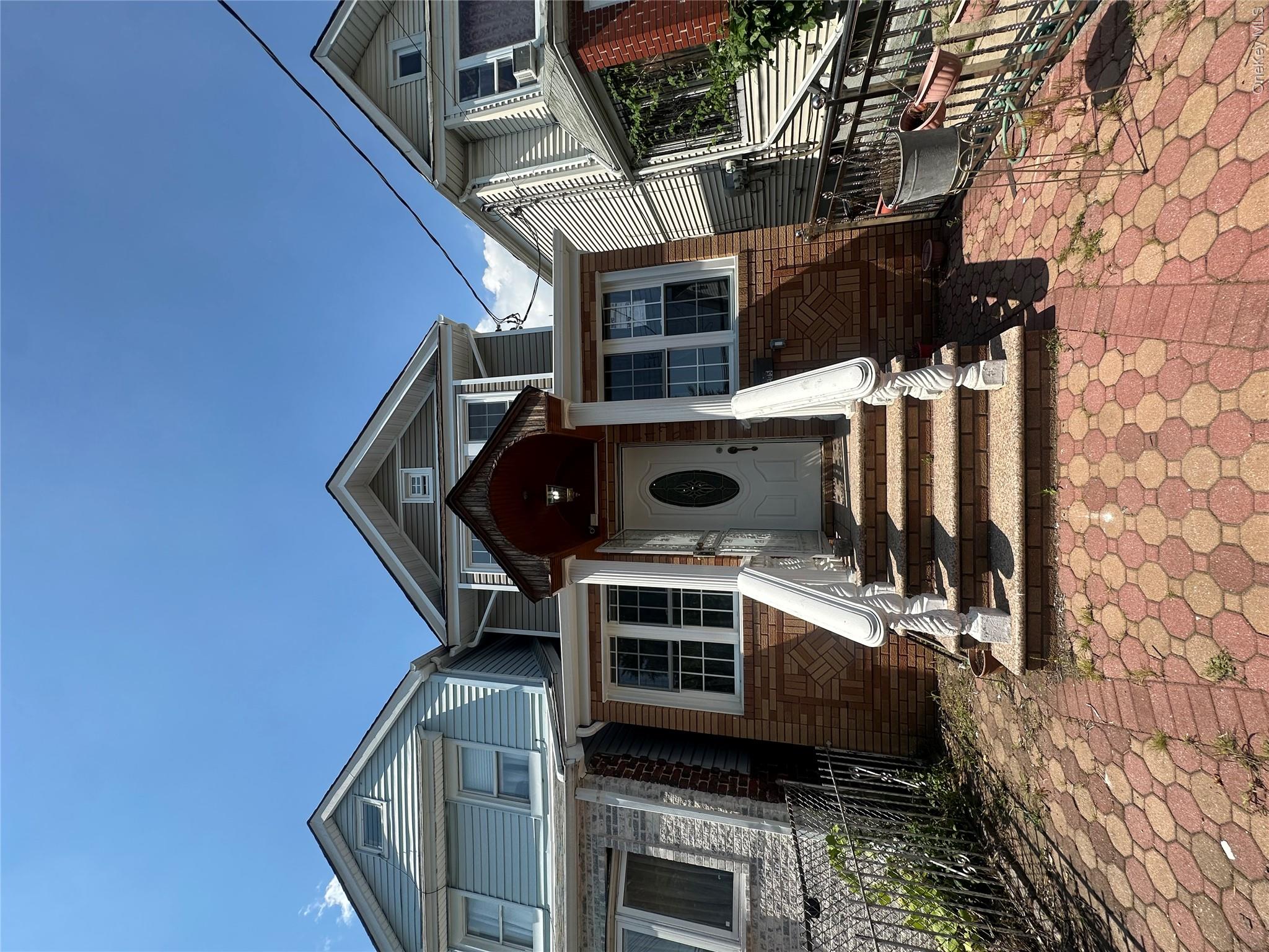 17205 89th Avenue Property Photo 2
